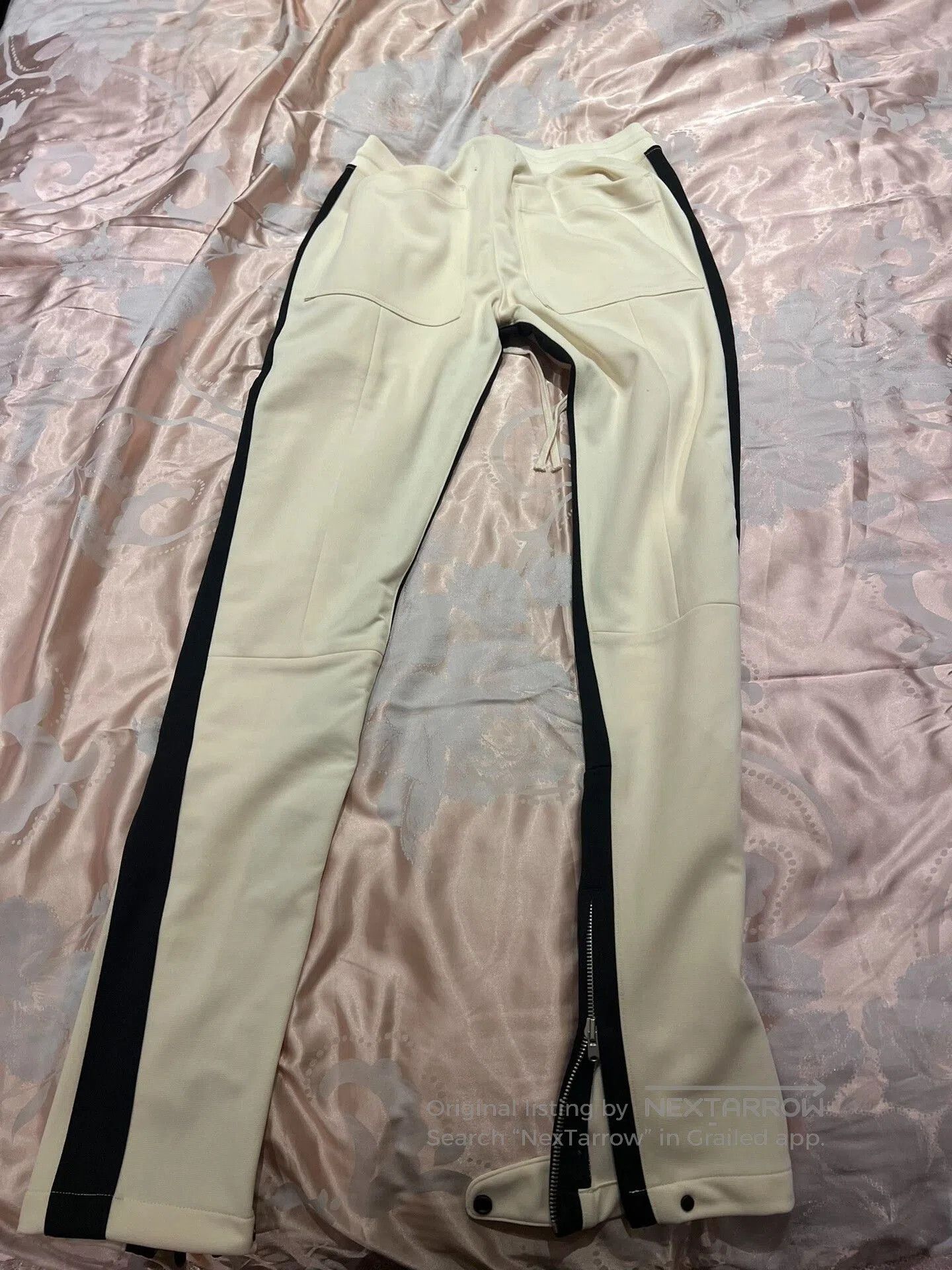 Fear of God fear of god drawstring pants in beige. Size US 44 / EU 60 - 4 Thumbnail