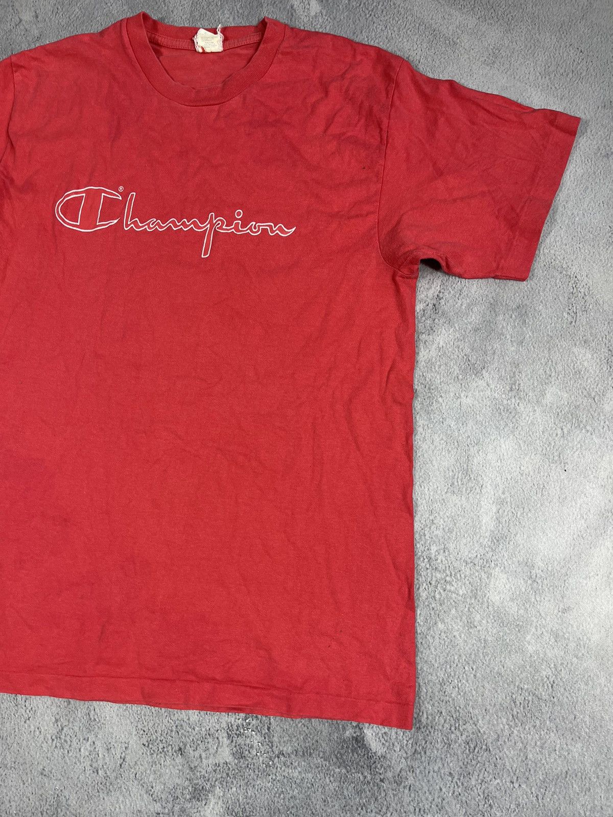Champion × Vintage Vintage Y2K Champion faded tee big logo streetwear size L Size US L / EU 52-54 / 3 - 3 Thumbnail