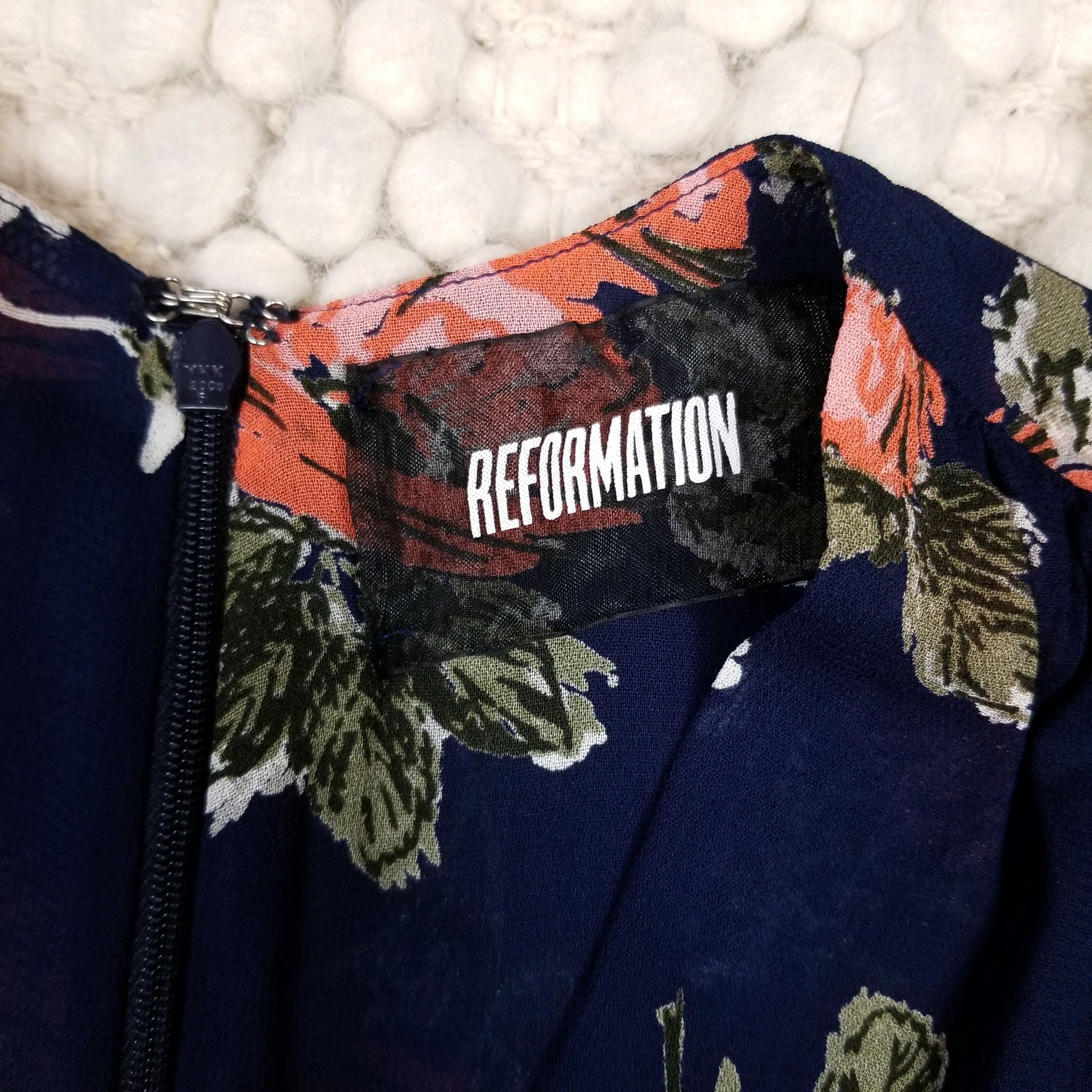 Reformation Deep V Front Floral Dress Size XS / US 0-2 / IT 36-38 - 8 Thumbnail