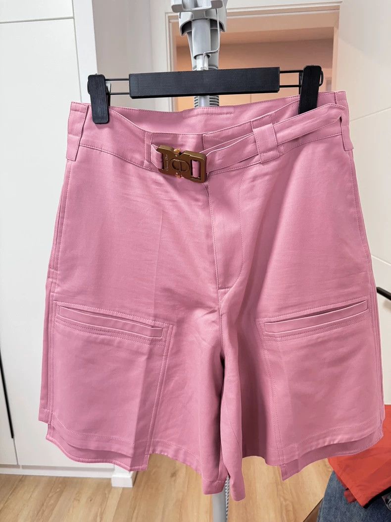 Dior Pink Dior Metal Buckle Shorts Size US 34 / EU 50 - 1 Thumbnail