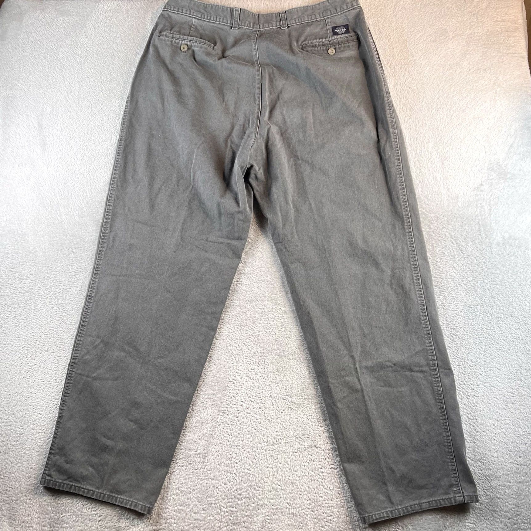 Dockers VINTAGE DOCKERS Pants Chino 40x34 Gray Pleated 90s Levi’s-Dockers USA Made Regular Straight Mens Size US 40 / EU 56 - 2 Thumbnail