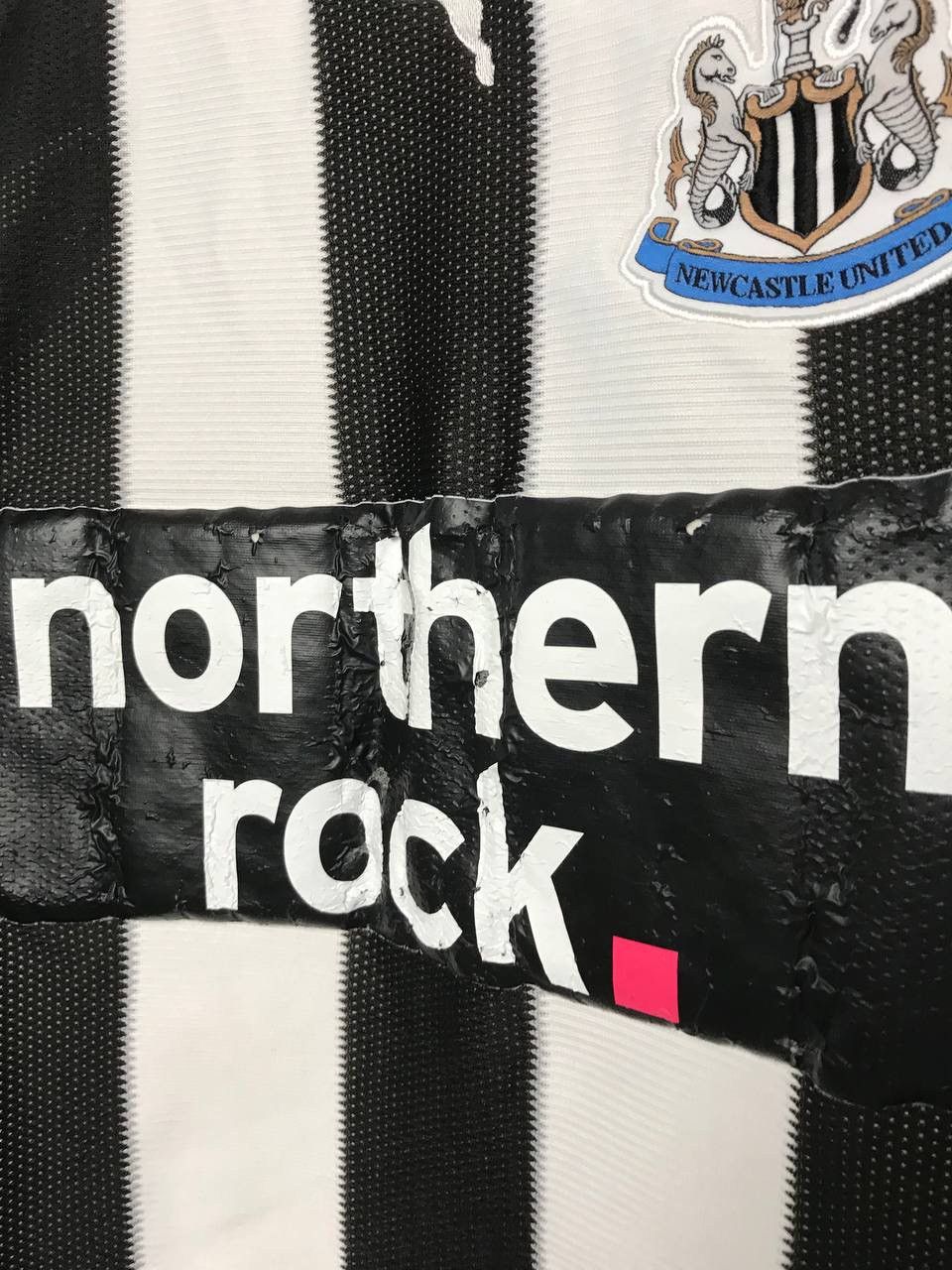 Puma 🔥 Puma NewCastle United 2010 2011 Soccer Jersey Shirt VTG Size US L / EU 52-54 / 3 - 6 Thumbnail