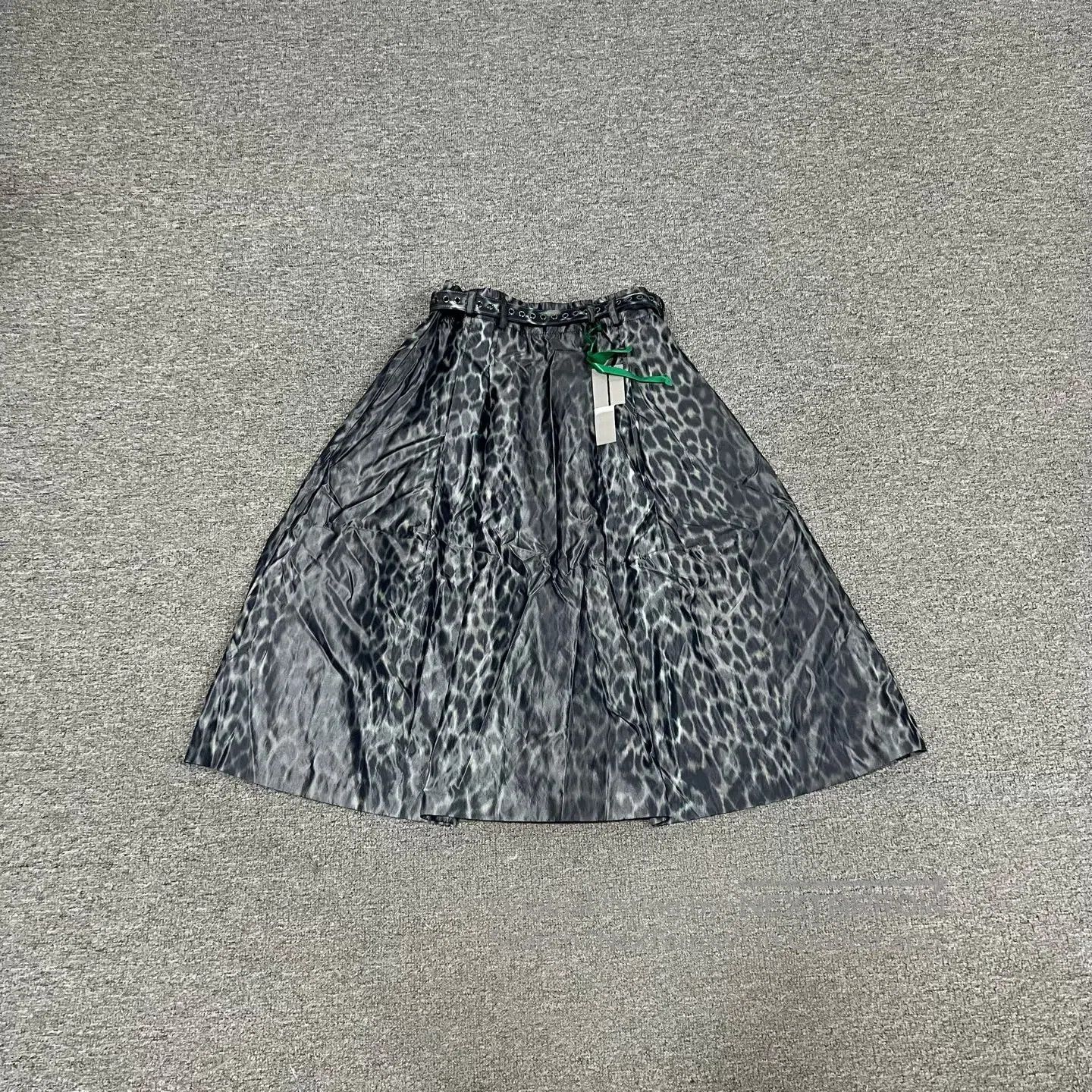 Dior Dior size 34 Silk leopard-print skirt; umbrella-style skir Size 26" / US 2 / IT 38 - 3 Thumbnail