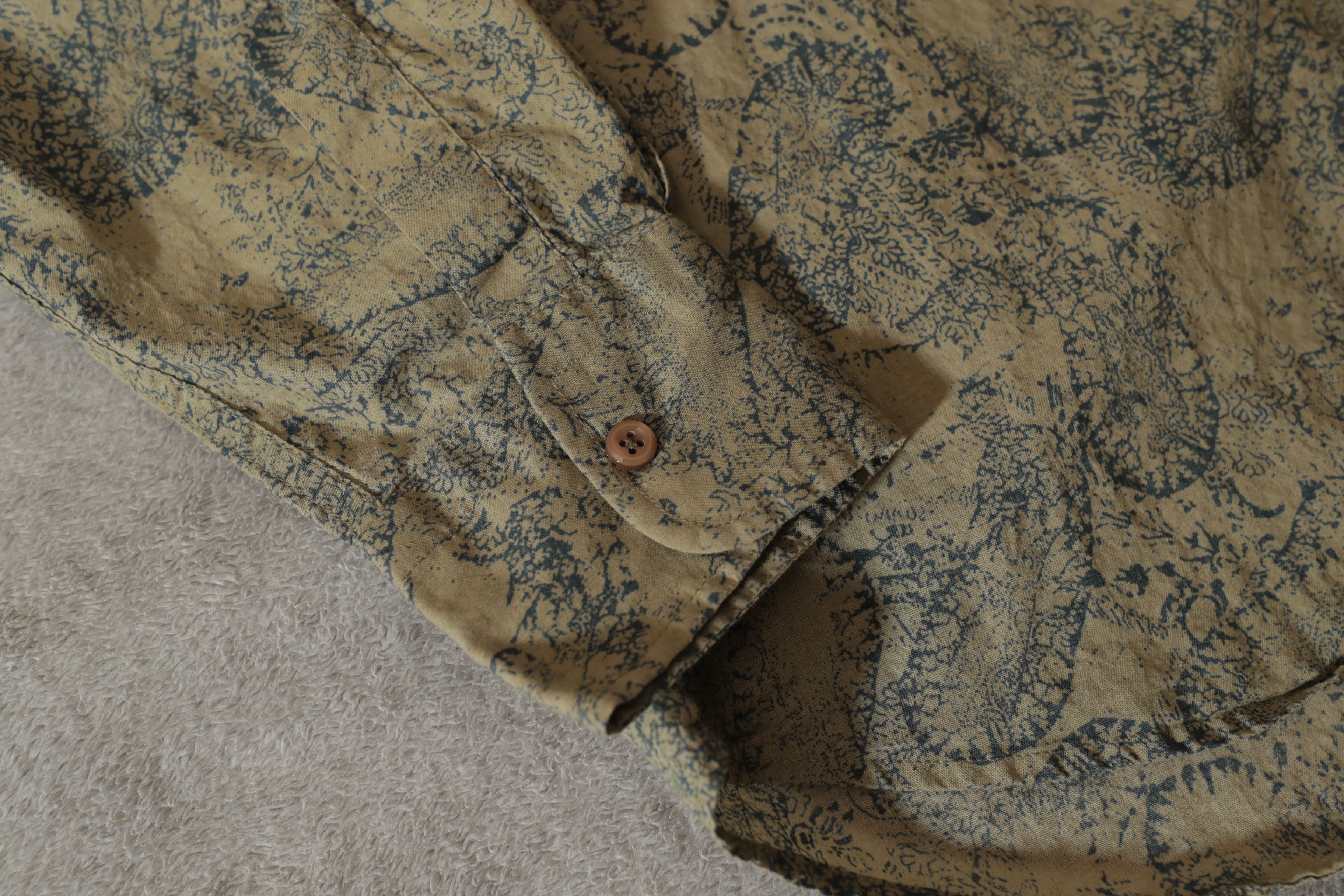 Express Express Brown Paisley 1/4 Button Long Sleeve Shirt (M) Size US M / EU 48-50 / 2 - 5 Thumbnail