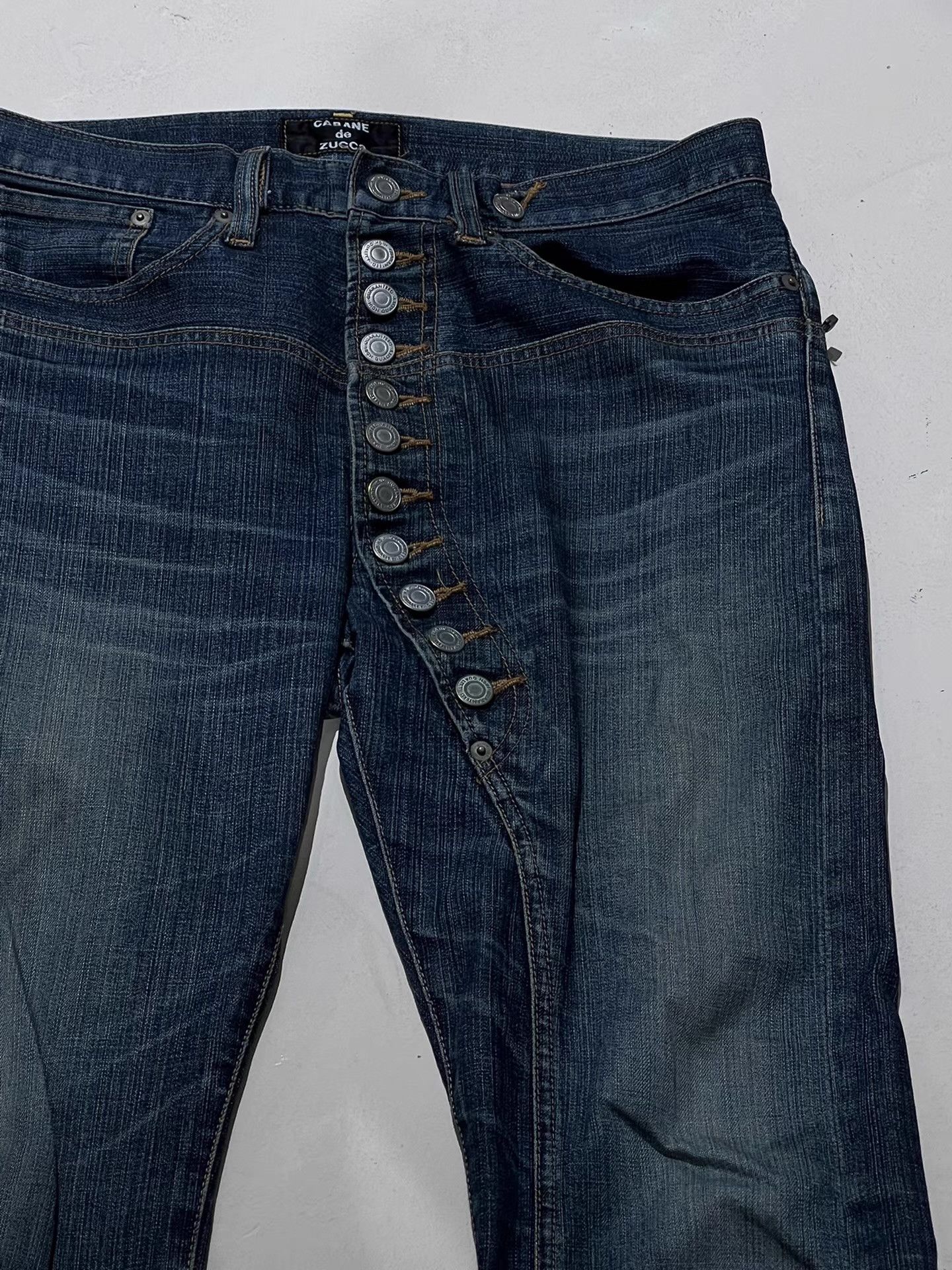 Zucca CABANE de zucca Asymmetrical Button Jeans Q13 Size US 36 / EU 52 - 6 Thumbnail