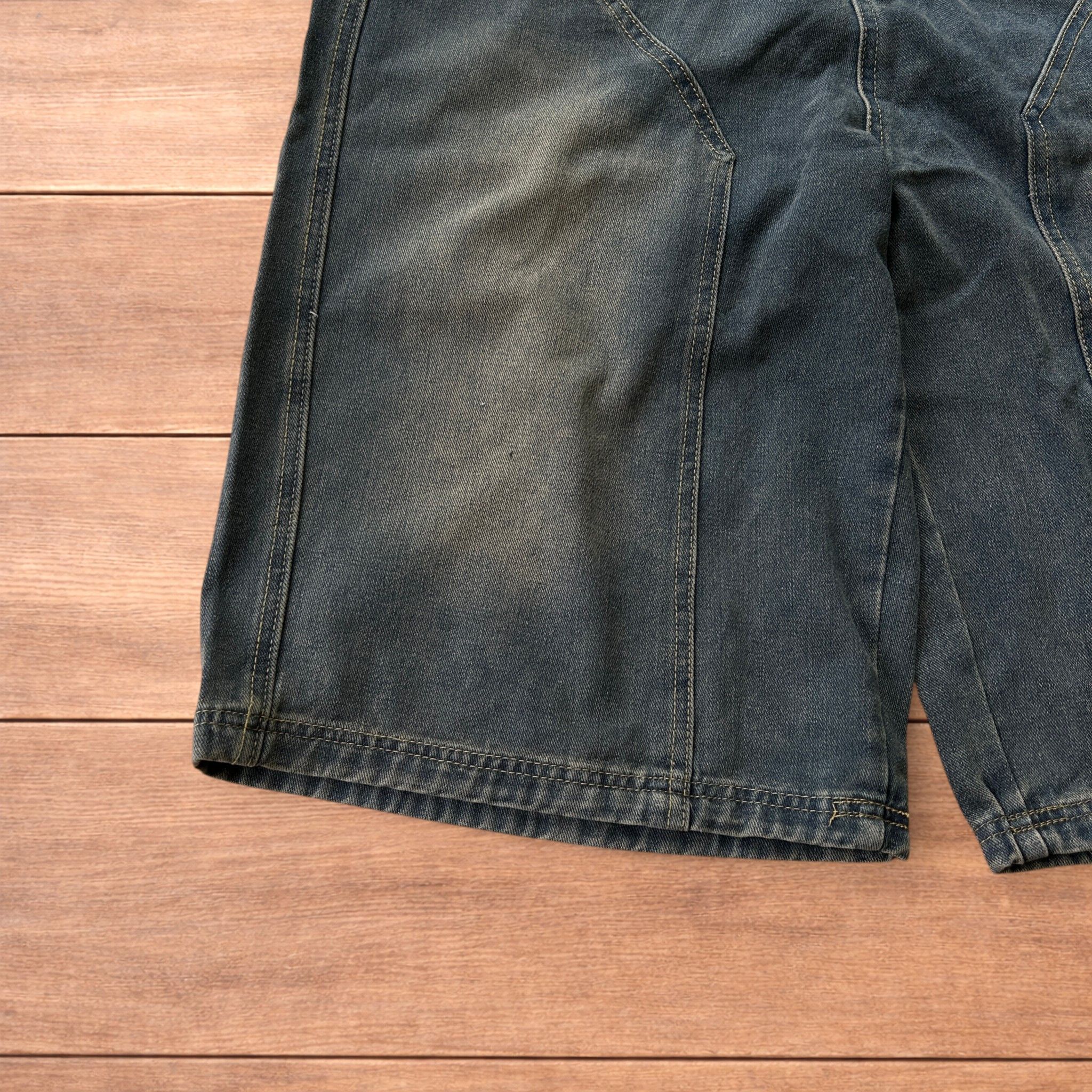 Japanese Brand Super baggy wide leg denim shorts jorts in dark blue wash. Size US 36 / EU 52 - 4 Thumbnail