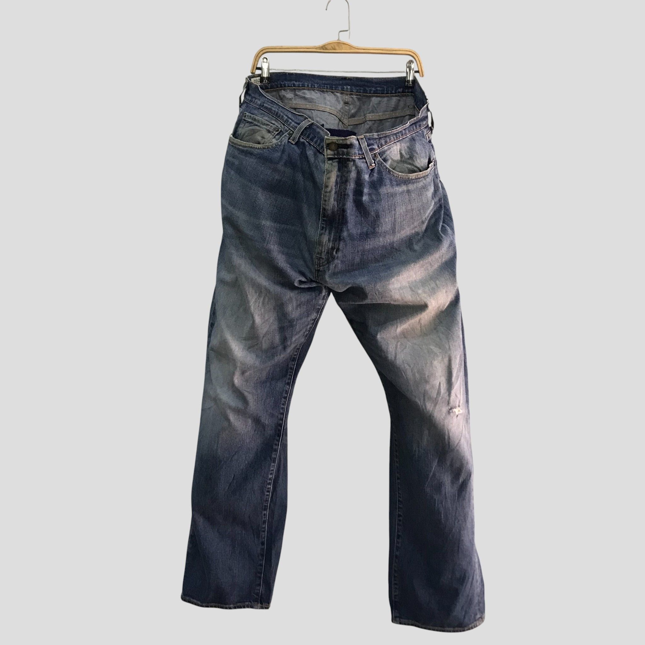 Levi's Vintage Levi’s 505 Blue Jeans 1990s Distressed Workwear Size US 40 / EU 56 - 1 Thumbnail