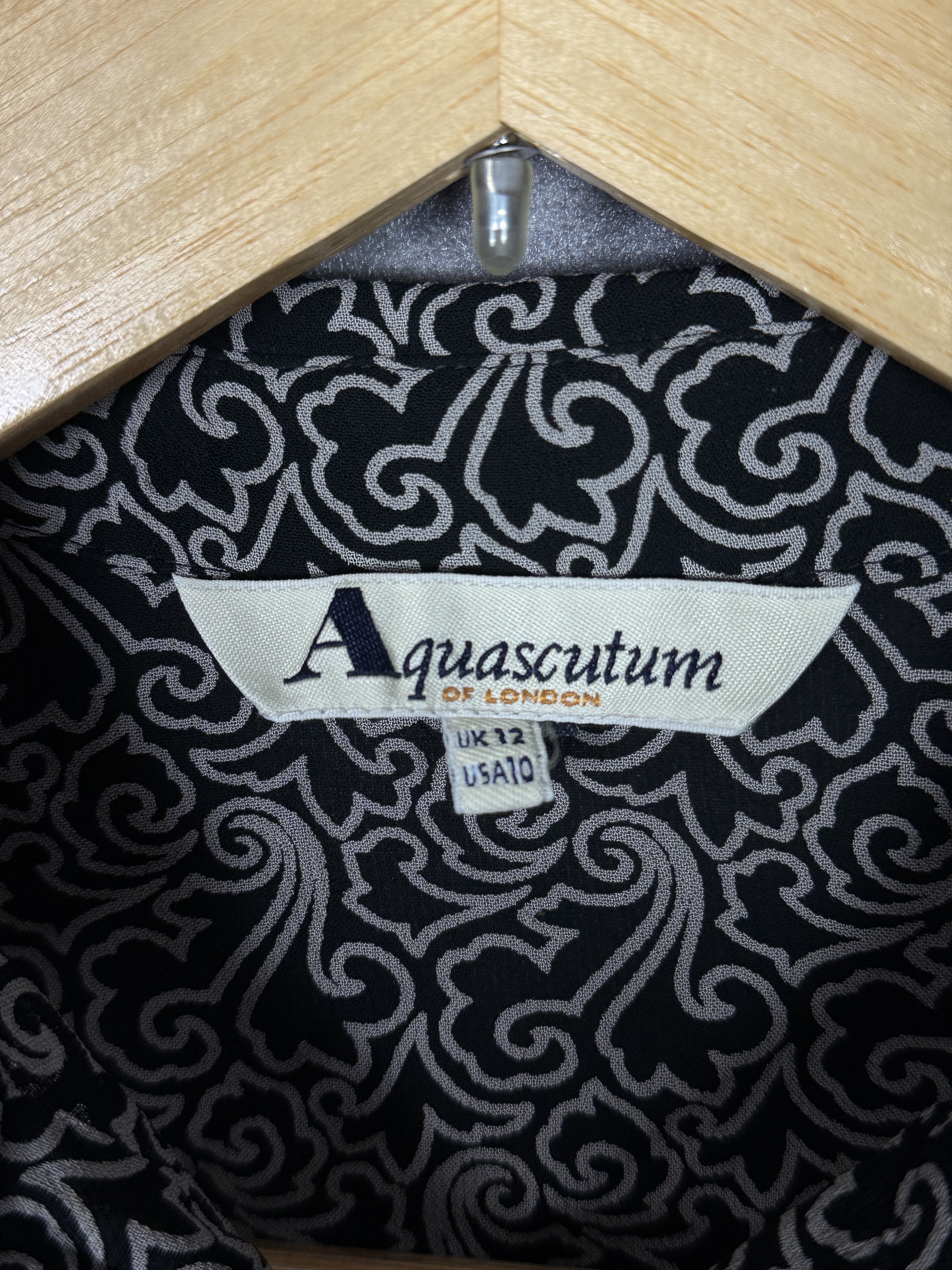Aquascutum Aquascutum women’s shirt pattern print pearl buttons Size M / US 6-8 / IT 42-44 - 3 Thumbnail