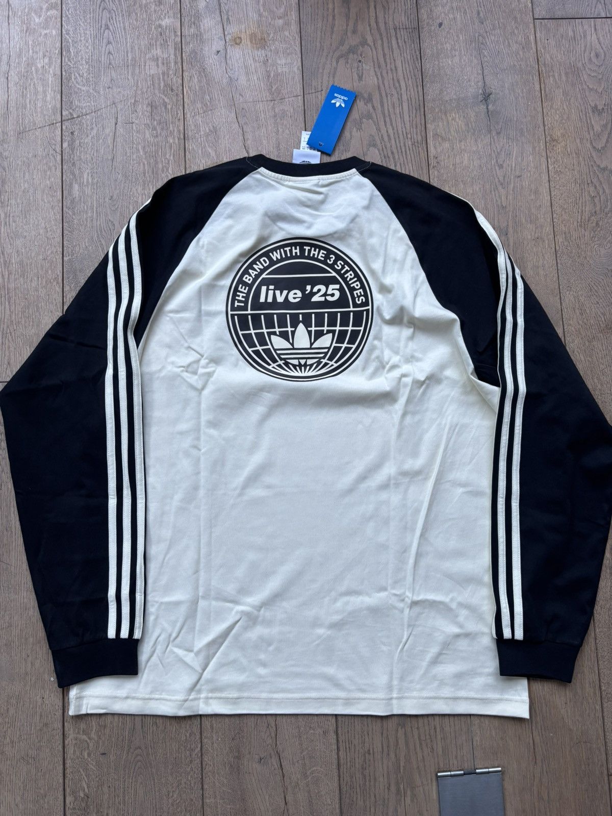 Adidas Adidas Oasis Tour Long Sleeve Tee T shirt White XL Brand new Size US XL / EU 56 / 4 - 3 Thumbnail