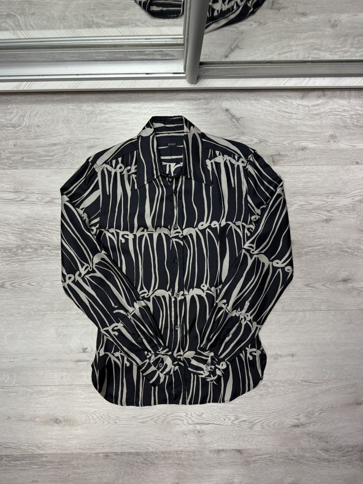 Gucci Gucci by Tom Ford Vintage Silk Button-Up Long Sleeve Shirt Size US M / EU 48-50 / 2 - 1 Thumbnail
