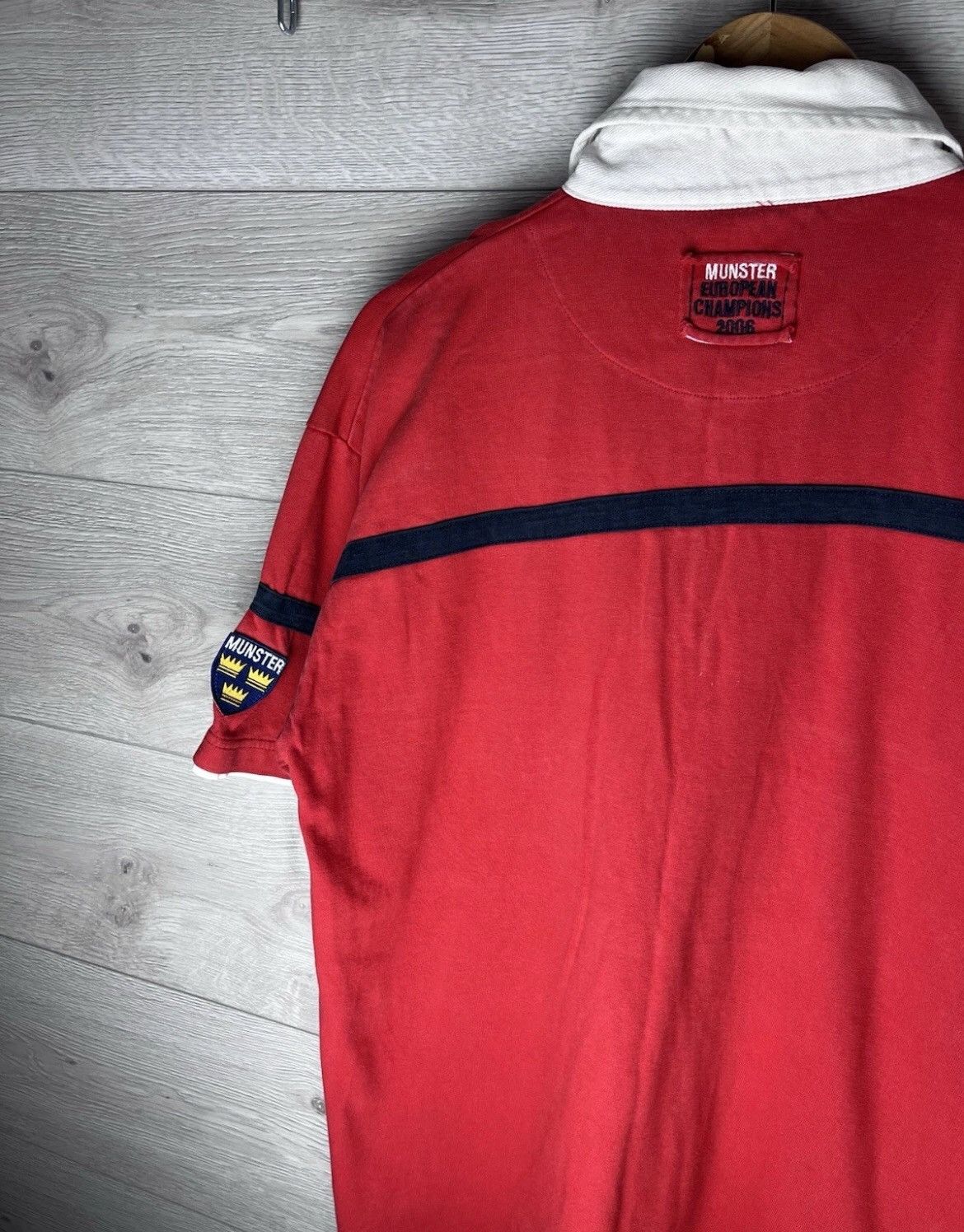 Umbro Vintage men’s soccer rugby Lansdowne Munster size M Size US M / EU 48-50 / 2 - 7 Thumbnail
