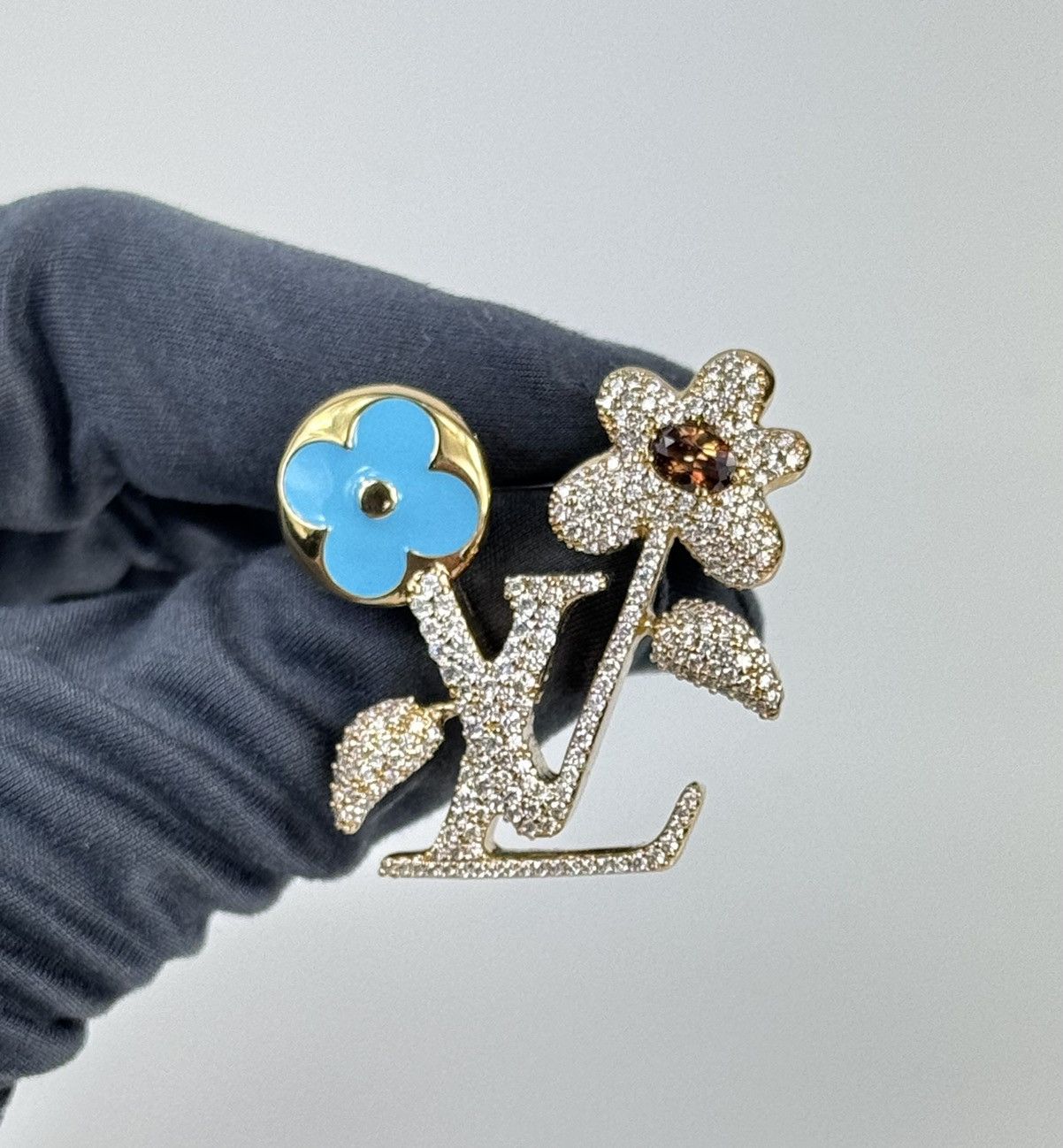 Louis Vuitton LV X TYLER THE CREATOR BLOOMING BROOCH M01857 Size ONE SIZE - 1 Thumbnail