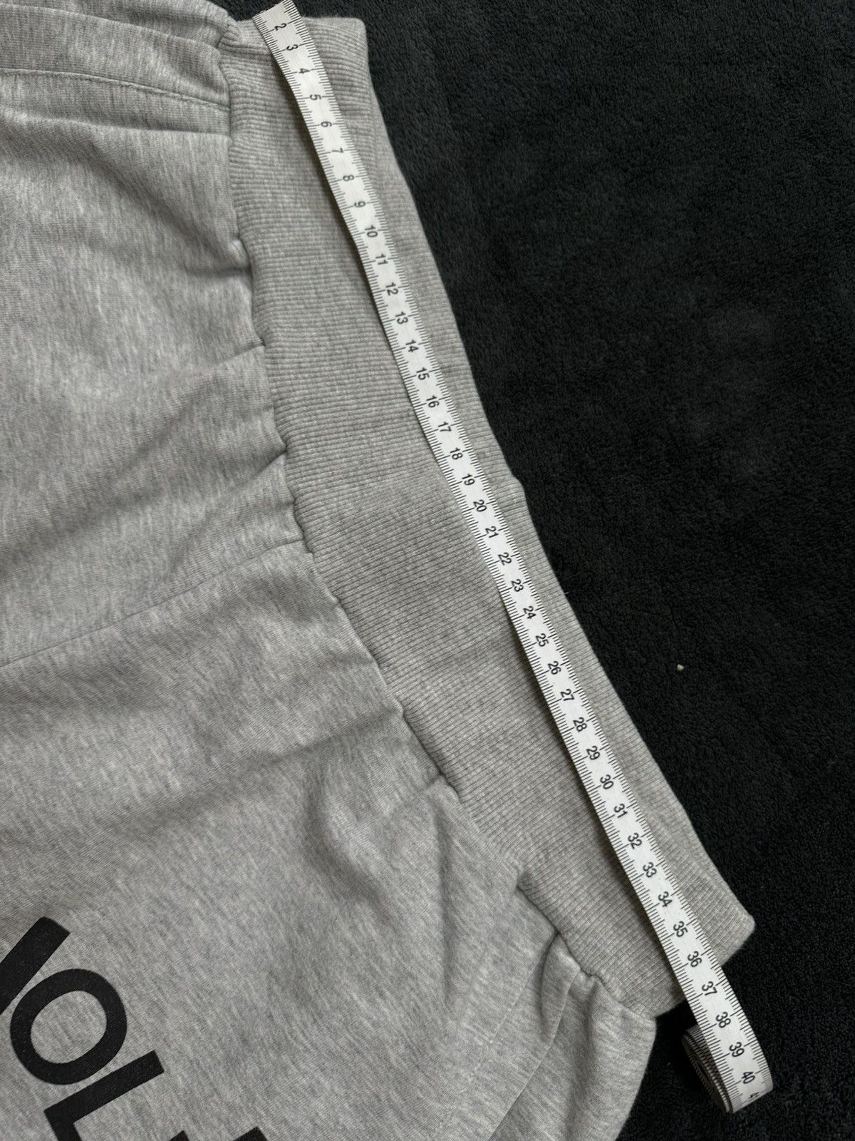 Comme des Garcons play comme des garcons holiday emoji shorts big logo rare Size US 34 / EU 50 - 15 Thumbnail