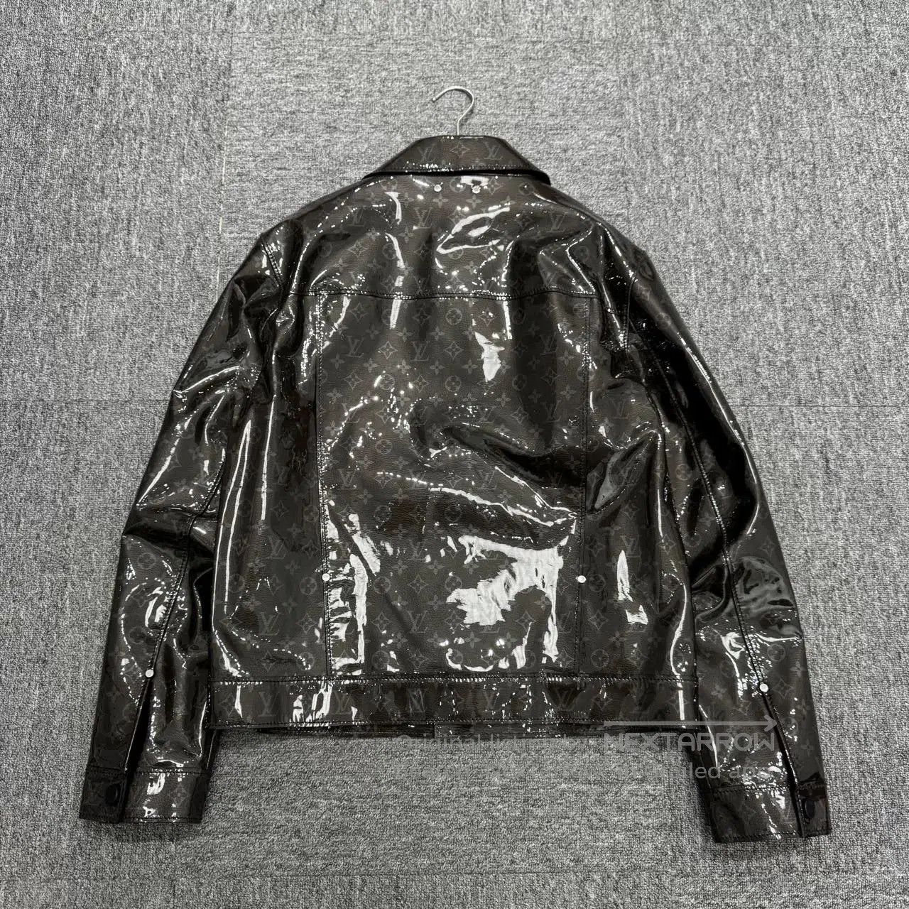 Louis Vuitton louis vuitton glossy jelly jacket size 52. Size US L / EU 52-54 / 3 - 2 Thumbnail