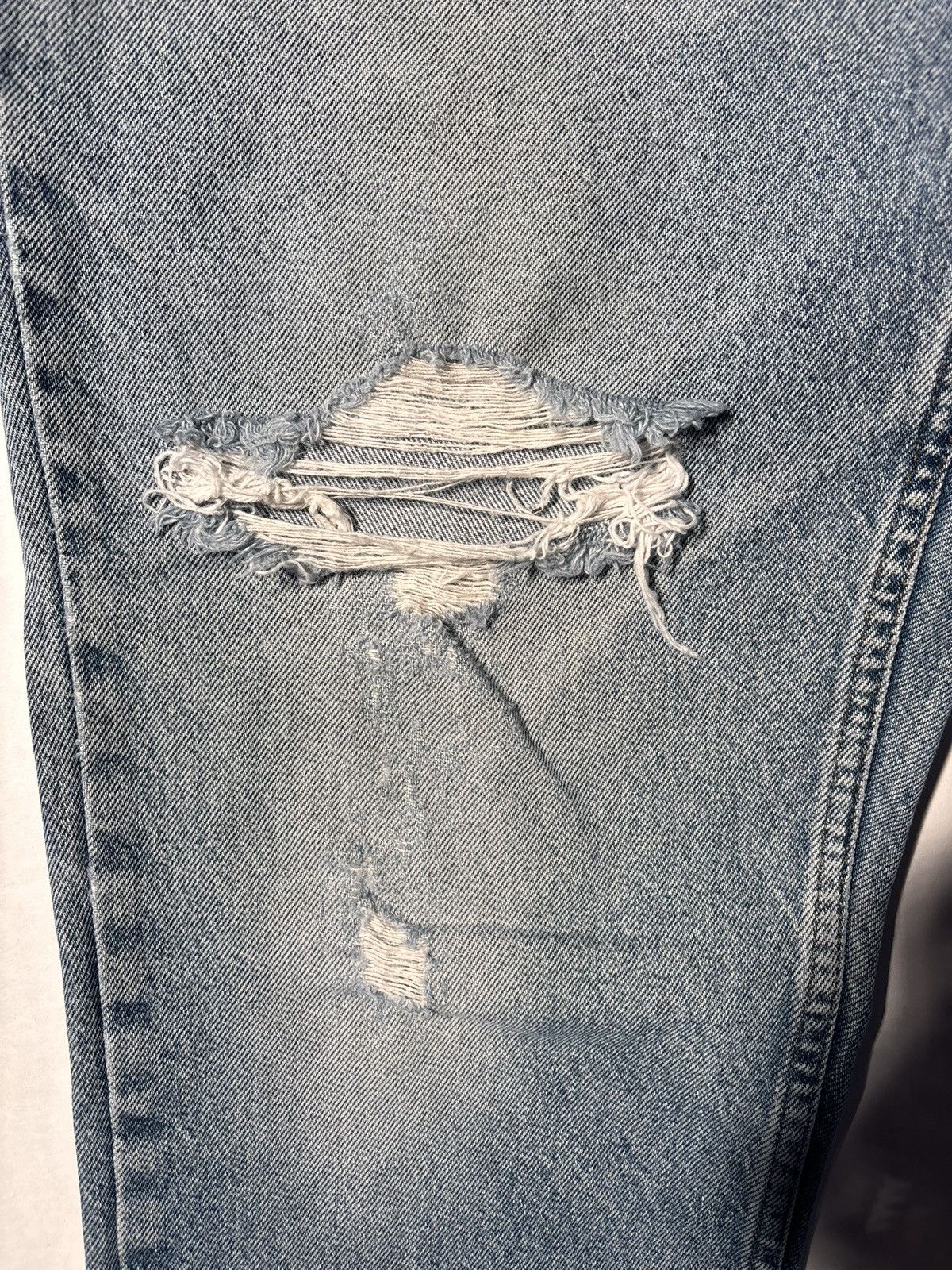 L.L. Bean Vtg LL Bean Classic Fit Distressed Jeans Y2K 90’s 35x34 Size US 35 - 2 Thumbnail