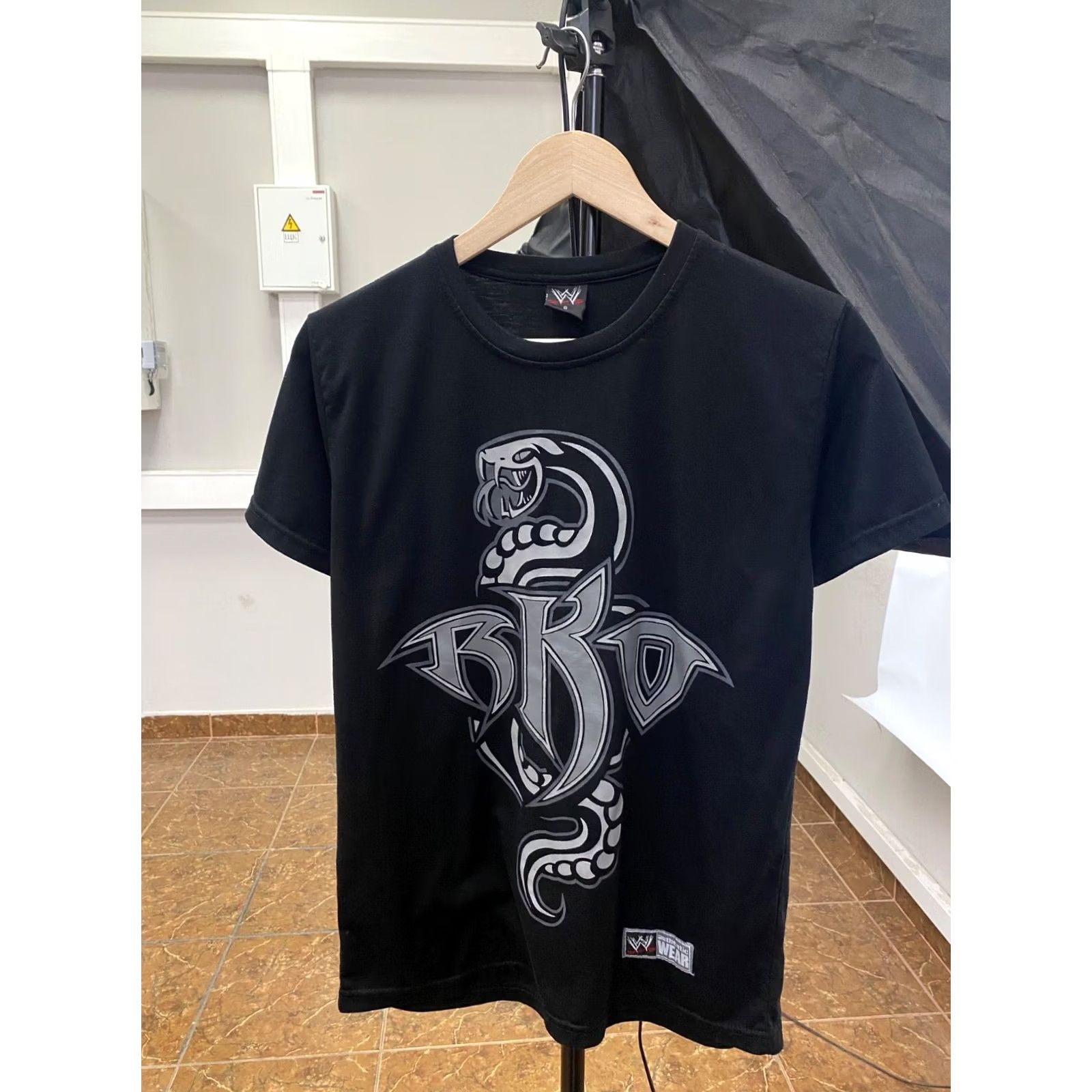 Vintage VINTAGE WWE RKO Randy Orton Wrestling T-Shirt Rare Retro Y2K S Black Mens T-Shirt Size US S / EU 44-46 / 1 - 2 Thumbnail