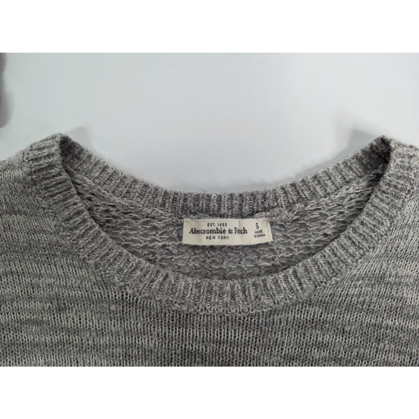 Abercrombie & Fitch Abercrombie & Fitch Sweater Grey Sheer Back Panel Lightweight Women's Small Size S / US 4 / IT 40 - 7 Thumbnail