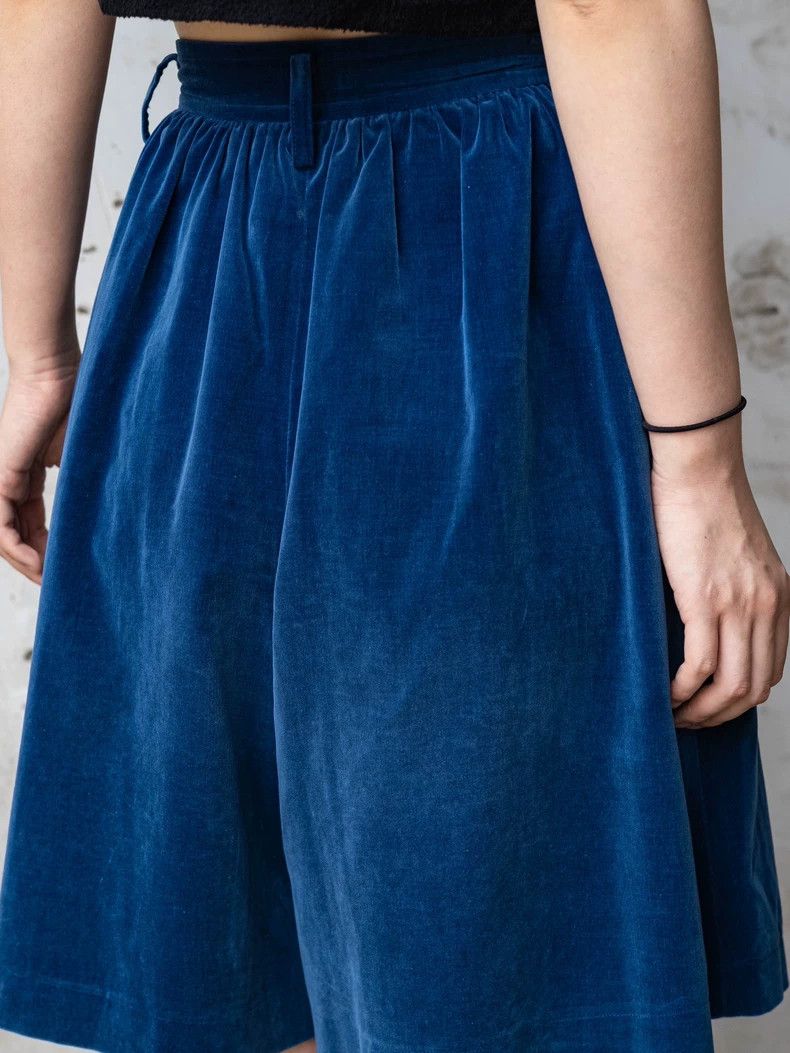 Comme des Garcons Comme Des Garcons size M Blue velvet wide-leg shorts Size 22" - 6 Thumbnail