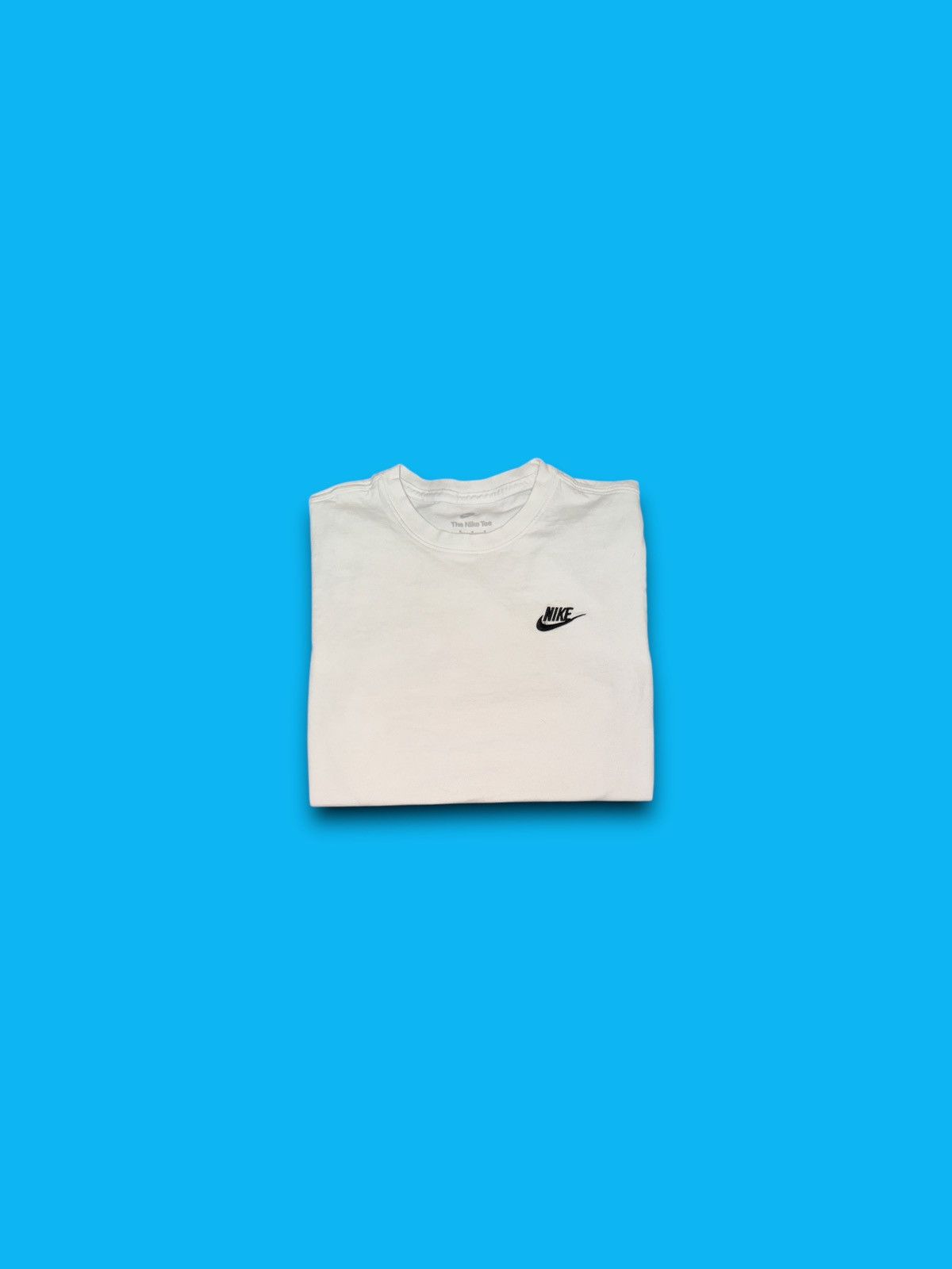 Nike The Nike tee embroidered logo essential t-shirt white medium Size US M / EU 48-50 / 2 - 1 Thumbnail