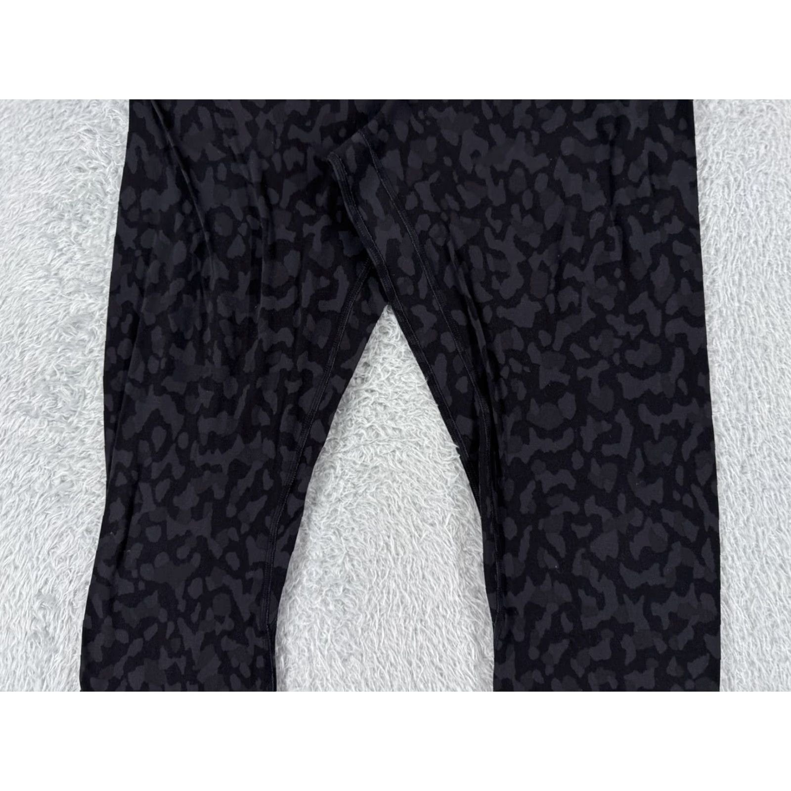 Lululemon Lululemon Align Pants Womens 10 Black Gray Camo Crop 21" Gym Yoga Casual W6AVIS Size 32" / US 10 / IT 46 - 3 Thumbnail