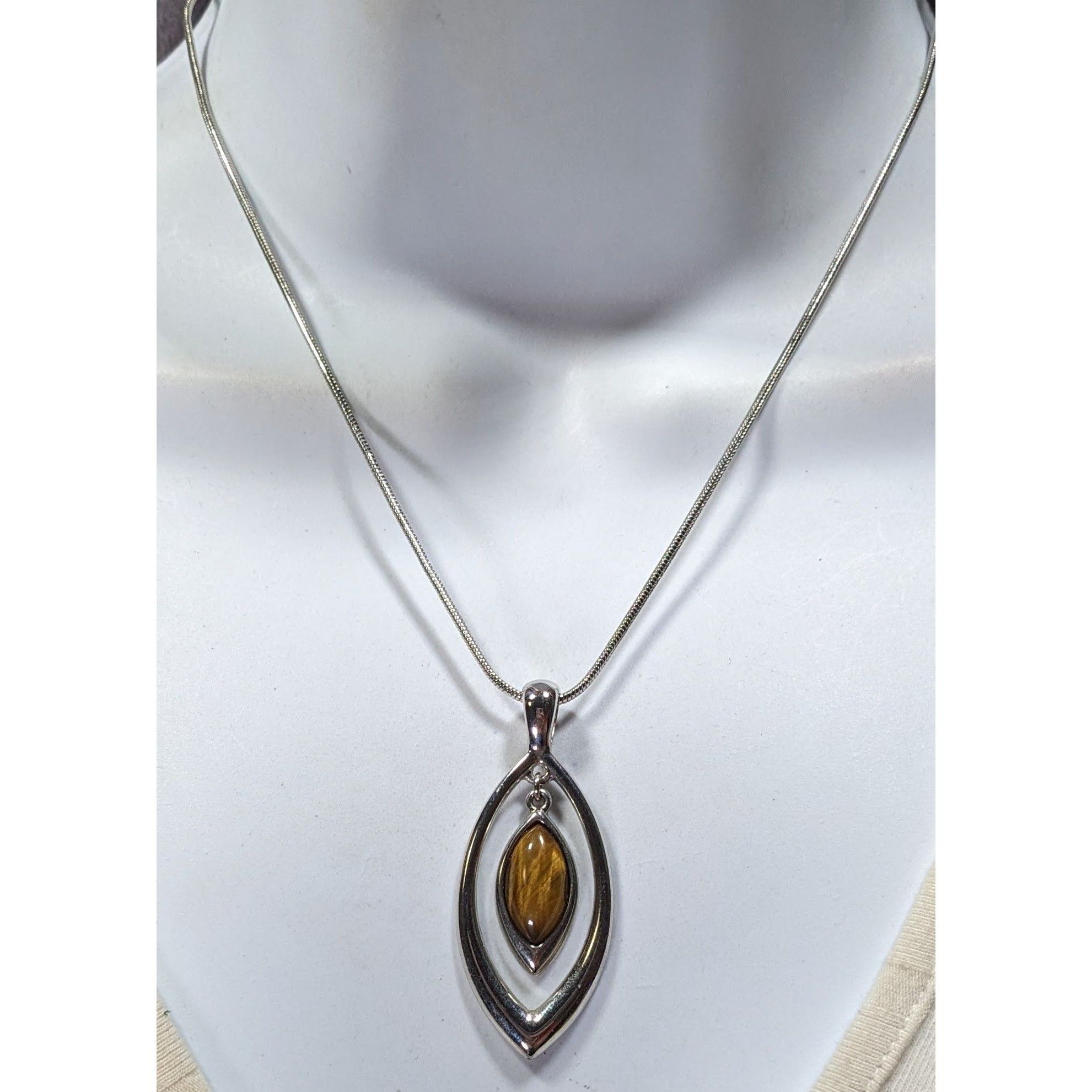 Other Lia Sophia Tiger Eye Silver Tone Pendant Necklace Size ONE SIZE - 4 Thumbnail