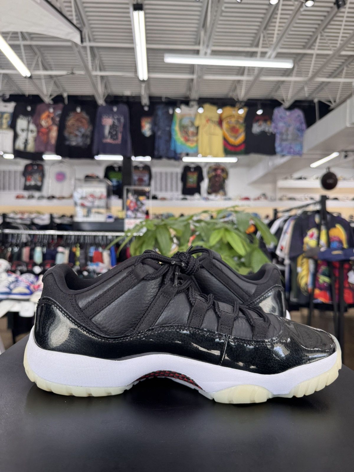 Jordan Brand Air Jordan 11 Low 72-10 Size 11 (2022) Size US 11 / EU 44 - 3 Thumbnail