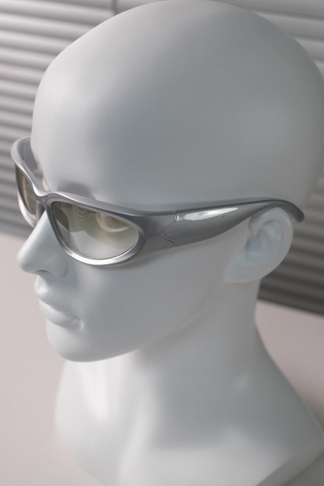 Japanese Brand Vtg Vintage Y2k Futuristic Sliver Sunglasses Unisex OS Size ONE SIZE - 5 Thumbnail