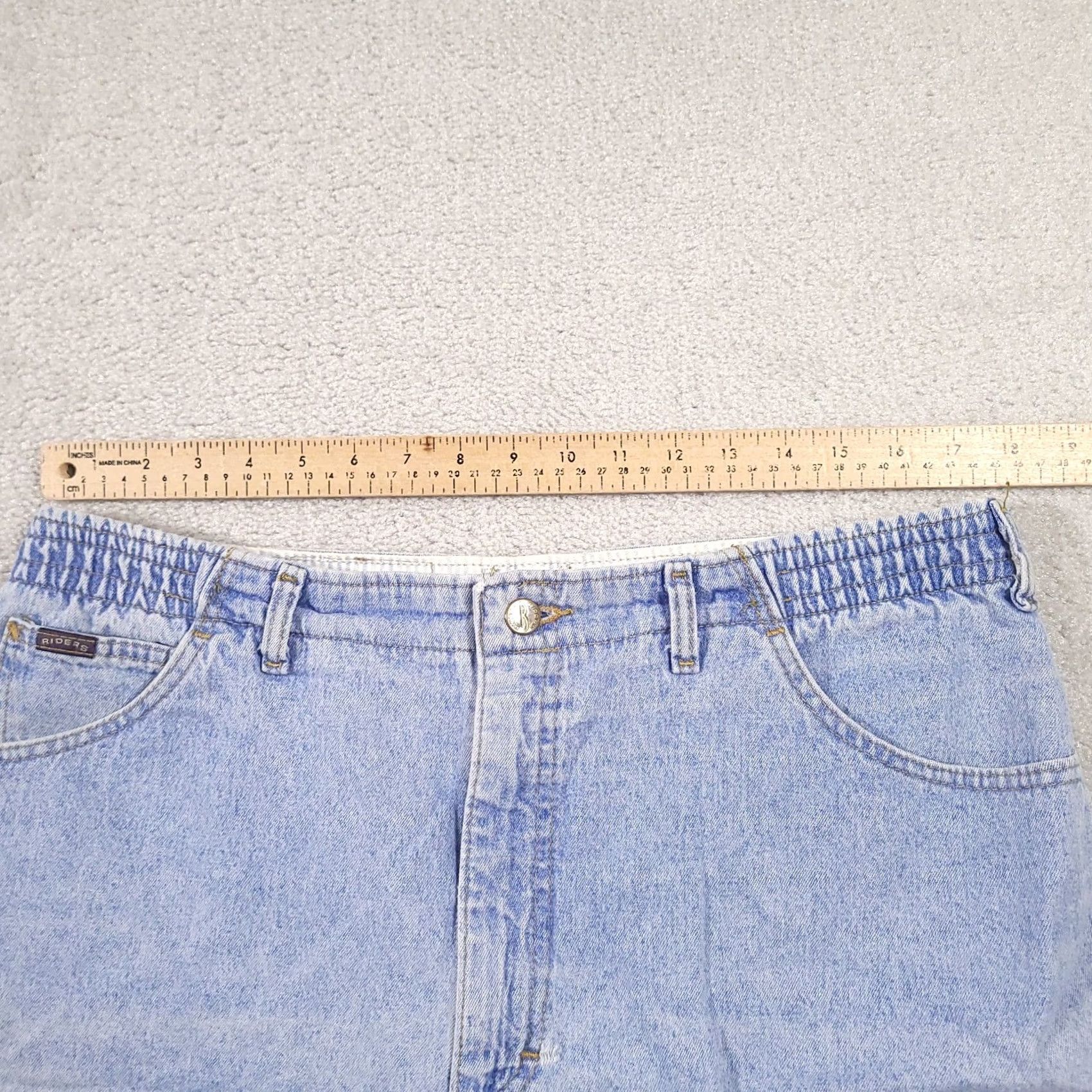 Lee VTG Lee Rider Jean Shorts Womens 20W Medium High Rise Light Blue Faded Stained Bermuda Shorts Jeans Size 42" / US 20 - 3 Thumbnail