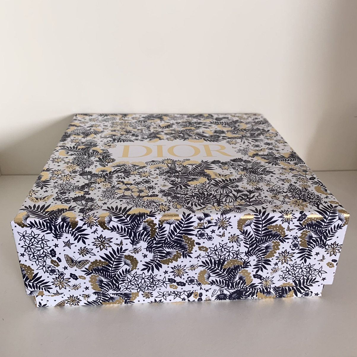 Dior Dior special gold foil gift box storage box Size ONE SIZE - 16 Thumbnail