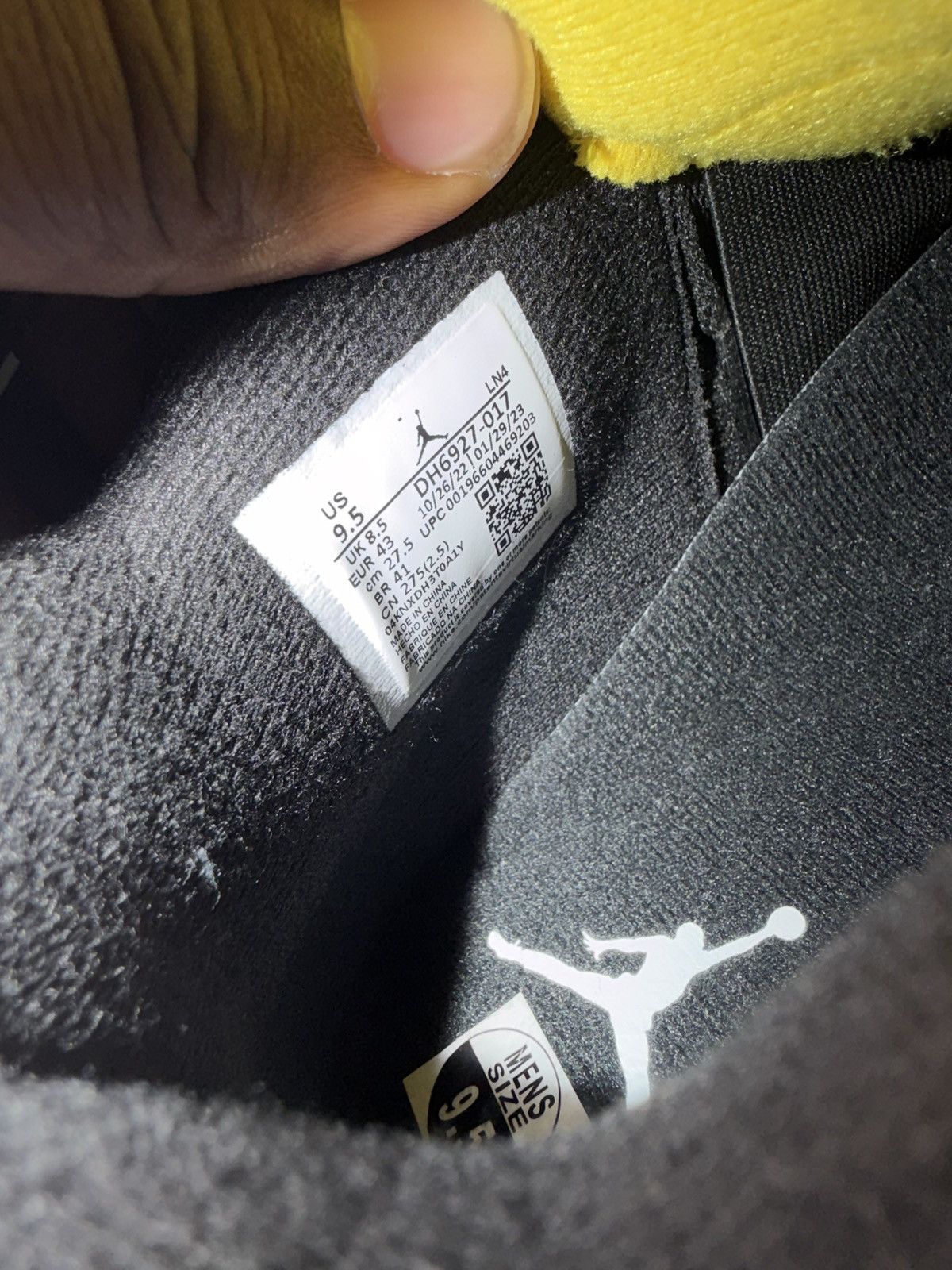 Nike Air Jordan 4 Retro “Thunder” Size 9.5 Black/Yellow Size US 9.5 / EU 42-43 - 7 Thumbnail