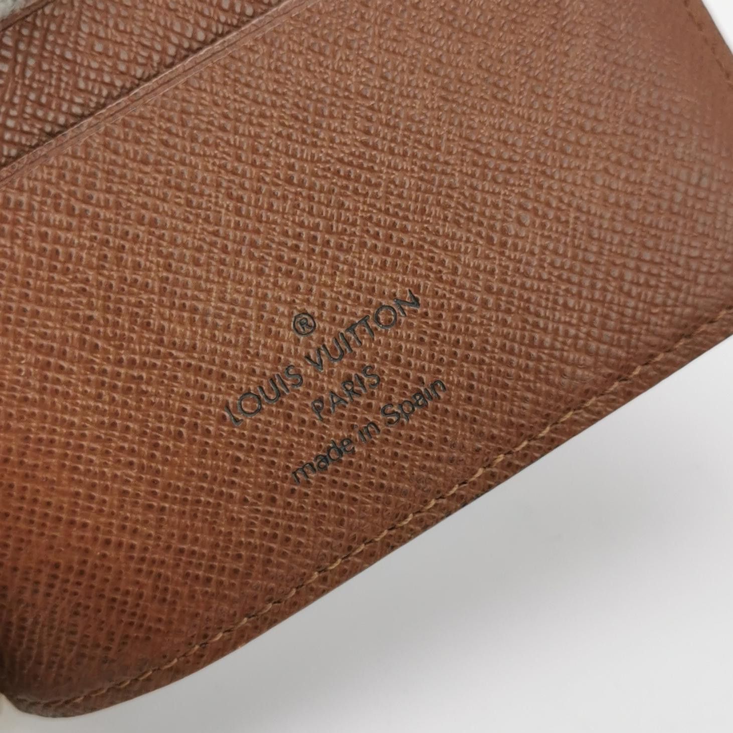 Louis Vuitton Louis Vuitton (LV) Monogram Print Folding Card Holder -y250 Size ONE SIZE - 1 Thumbnail