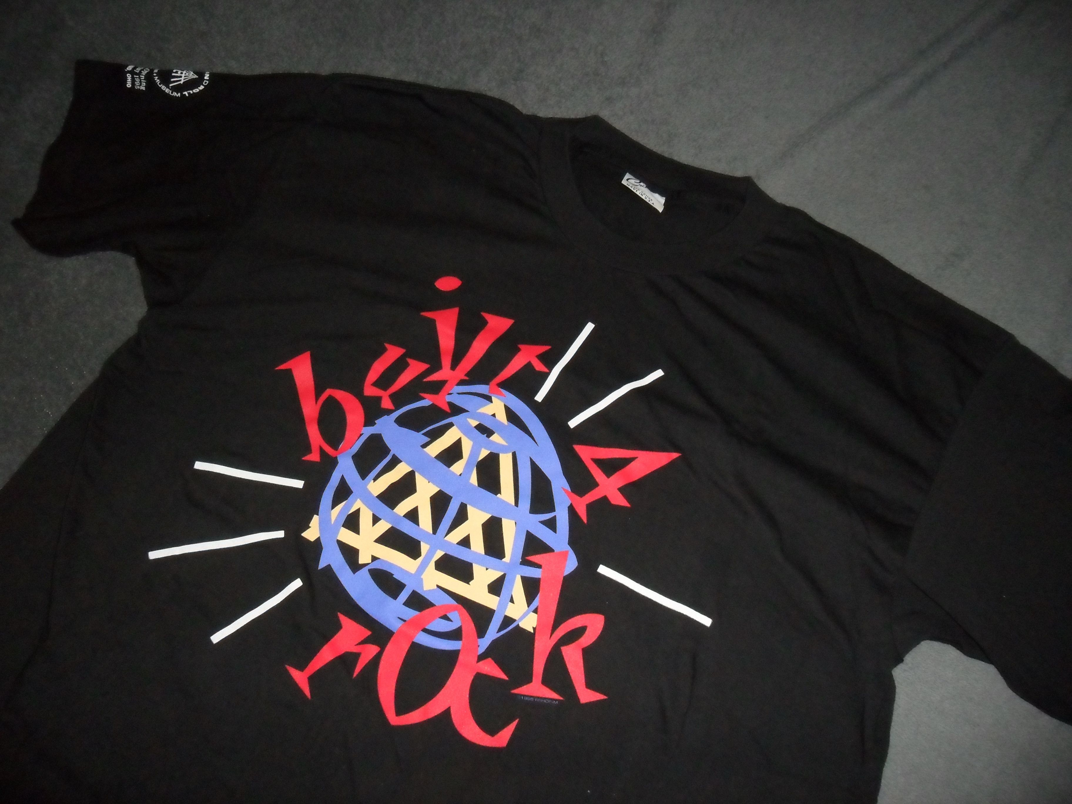 image of 1995 Vintage Made In Usa Rock And Roll Hall Of Fame Shirt in Black, Men's (Size XL)