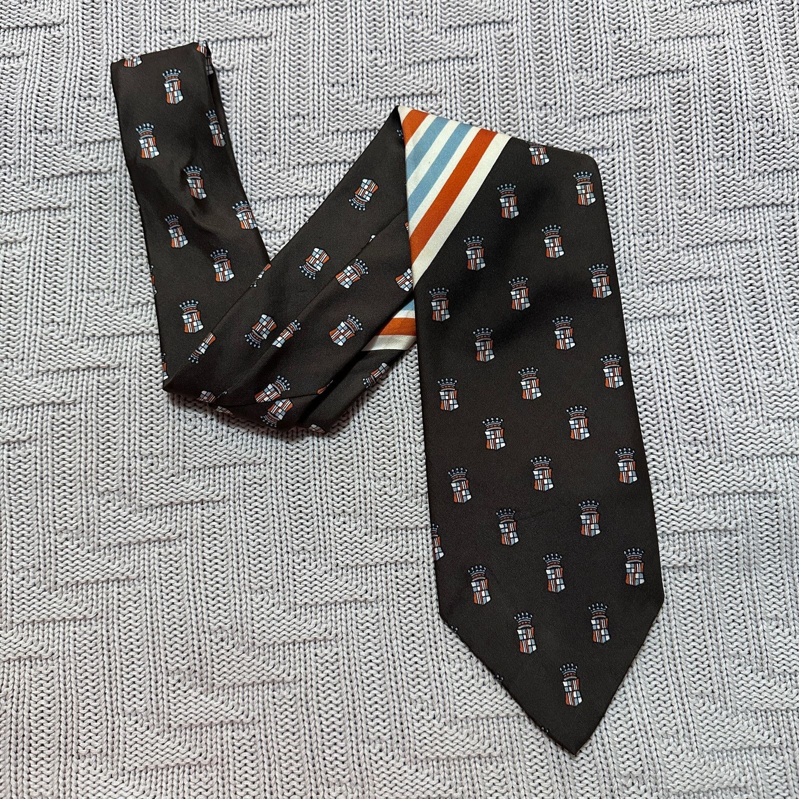 Vintage Vintage brown and orange shield and striped patterned tie Size ONE SIZE - 1 Thumbnail