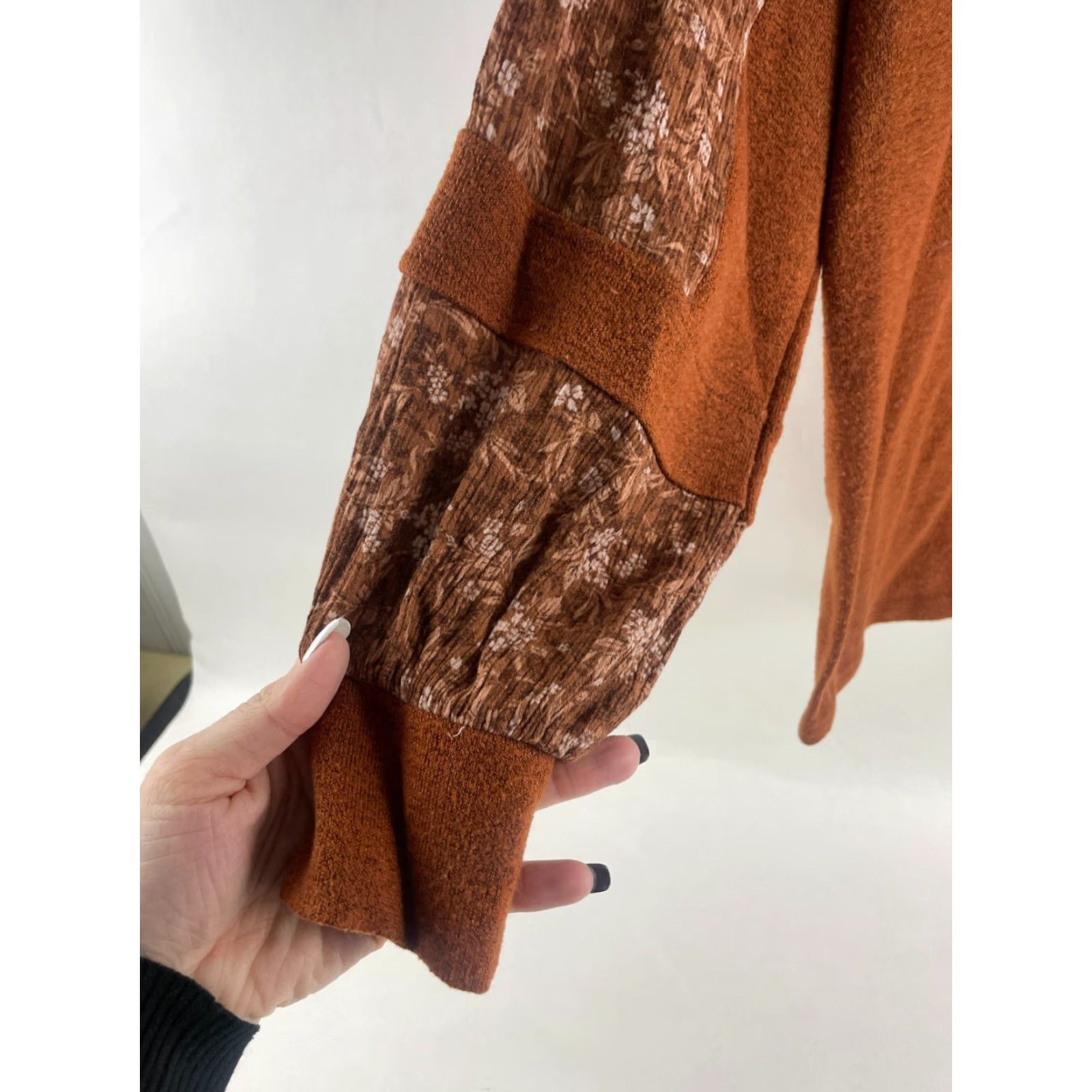 Vintage Doe & Rae Sweater Womens Small Orange Floral Sleeve Crew Neck Pullover Size S / US 4 / IT 40 - 4 Thumbnail