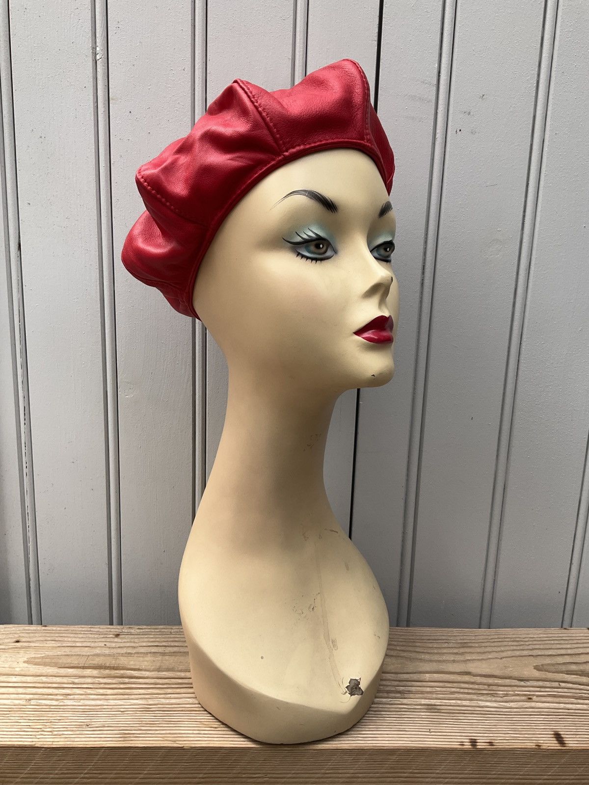 Vintage 90's beret in red leather Size ONE SIZE - 4 Thumbnail