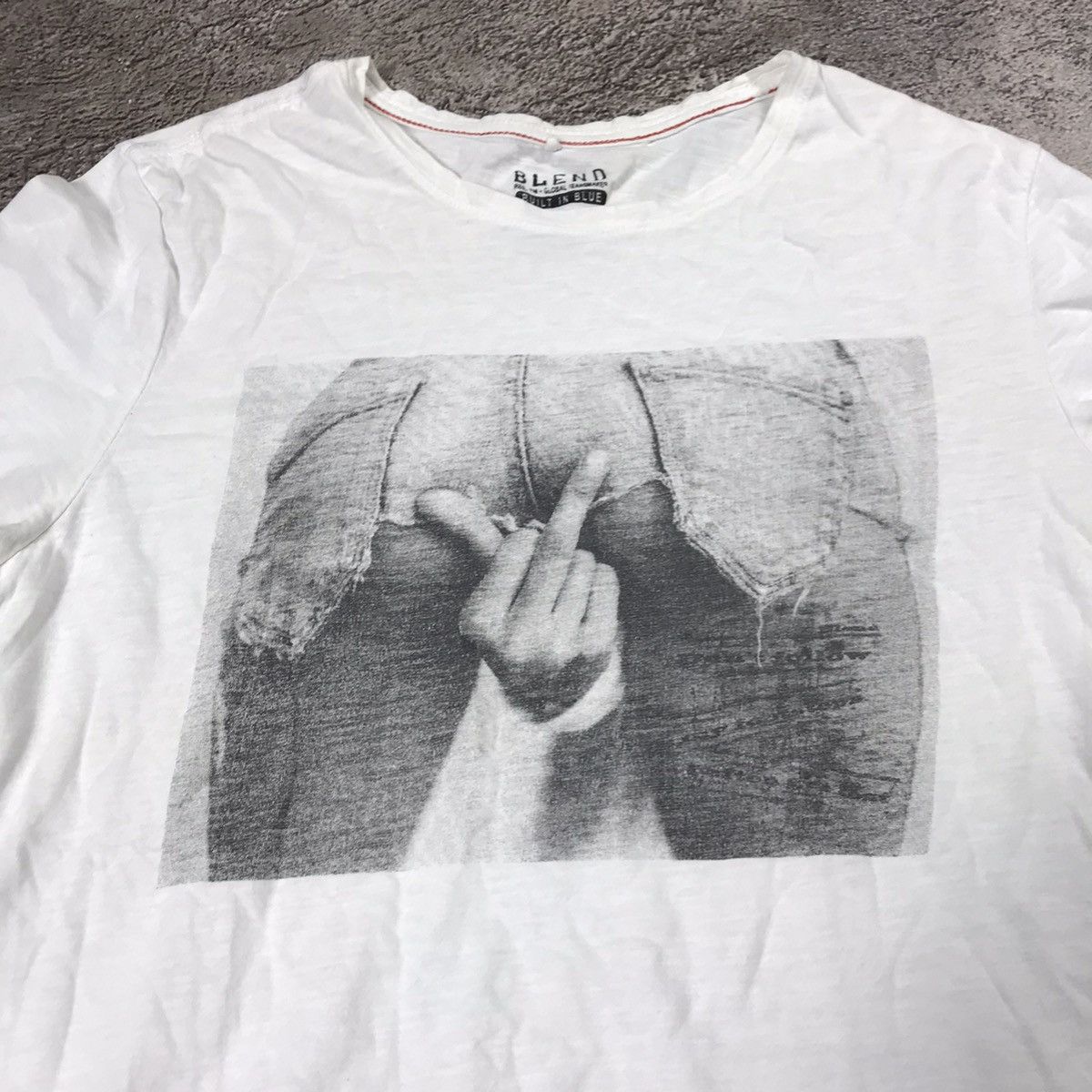 Vintage Vintage Y2K Graphic Tee Sun Faded Humor Streetwear Small Size US S / EU 44-46 / 1 - 2 Thumbnail