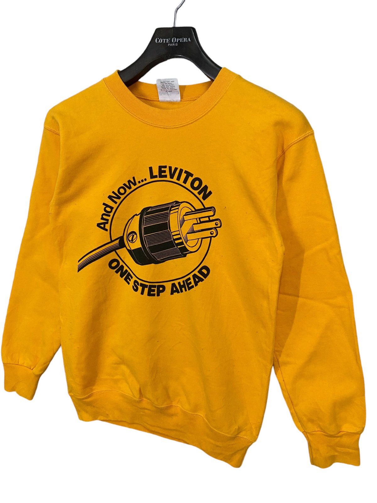 Vintage Vintage 90s leviton sweatshirt crewneck pullover size s Size US S / EU 44-46 / 1 - 3 Thumbnail