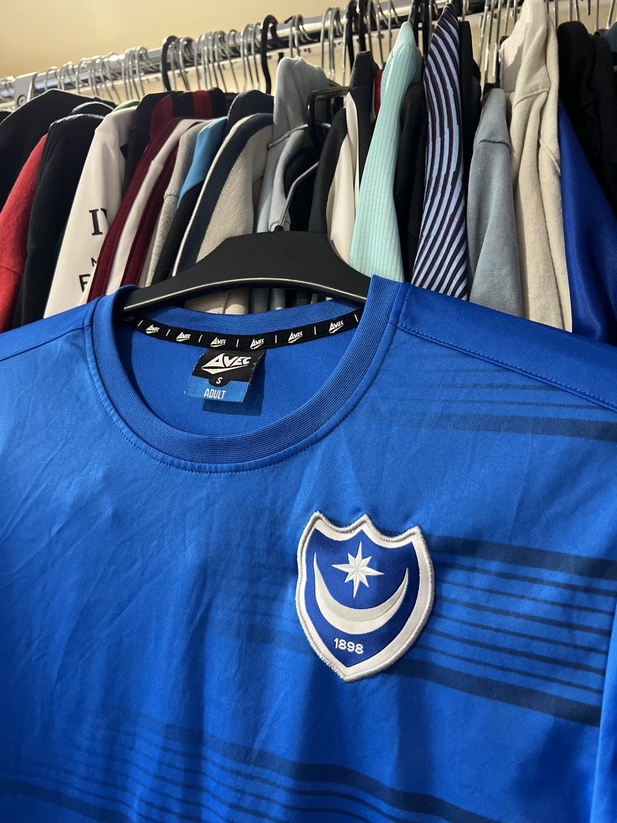 Vintage AVEC PORTSMOUTH TRAINING FOOTBALL JERSEY STADIUM SHIRT SZ S Size US S / EU 44-46 / 1 - 4 Thumbnail