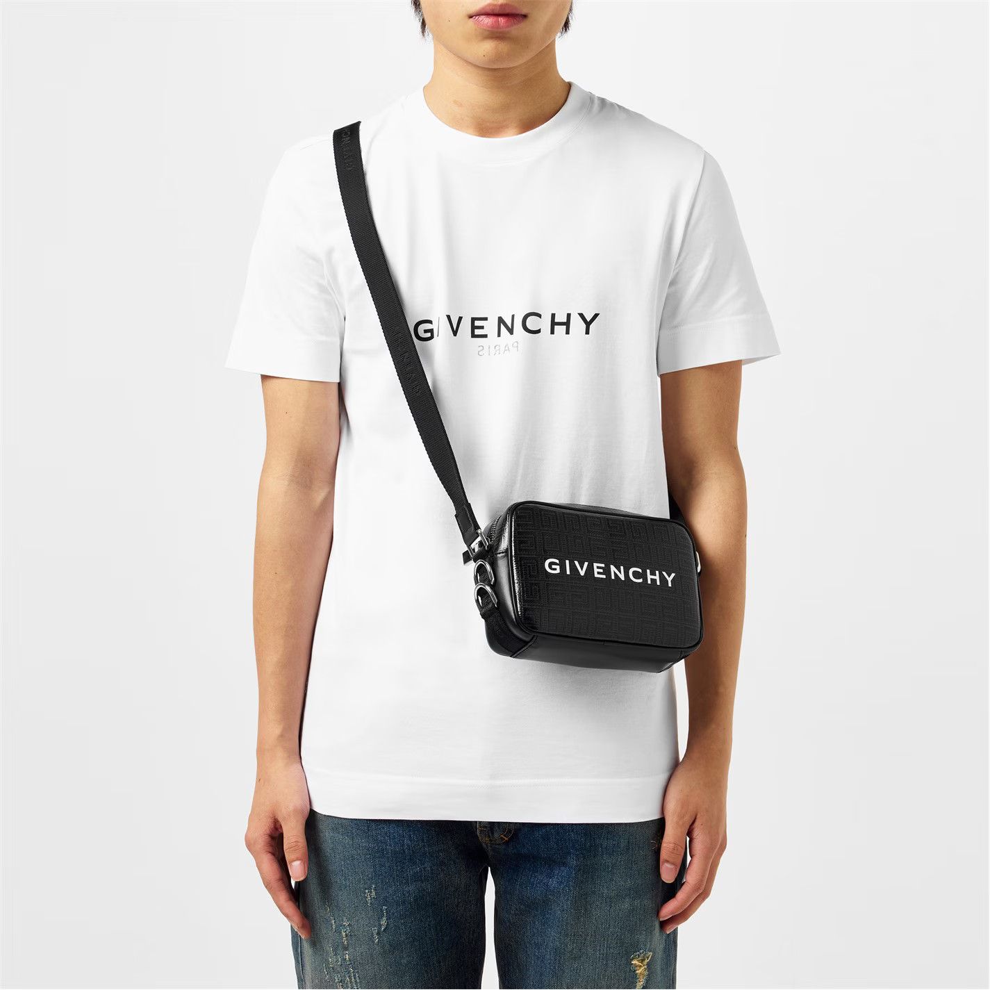 Givenchy o1g2r1mq0426 Size: OS / G-Essentials Camera Bag in Black Size ONE SIZE - 2 Thumbnail