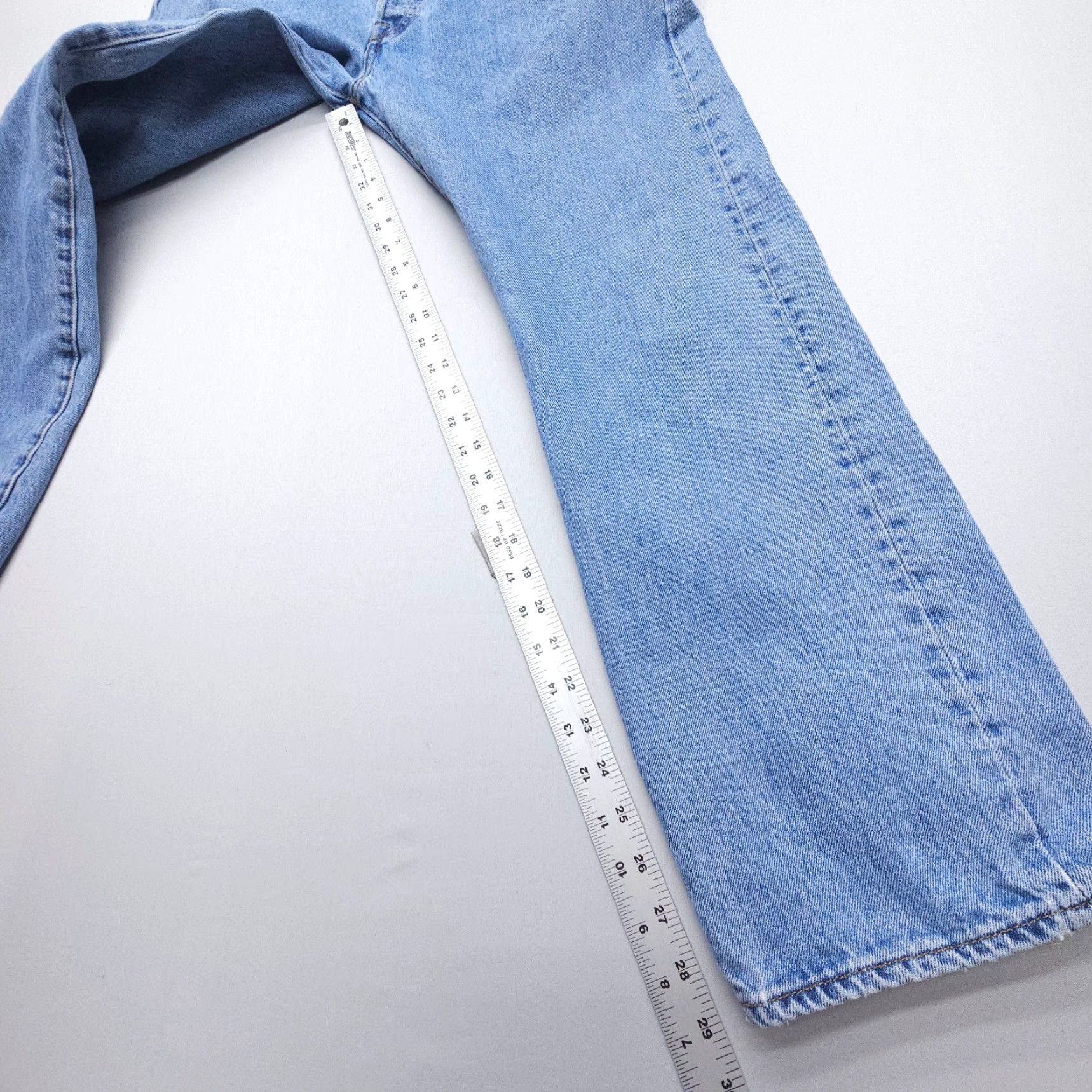 Levi's Levi's 501 Jeans Mens 36x30 Light Wash Blue Denim Button Fly Straight 5-Pocket Regular Rise Vintage No Size US 36 / EU 52 - 6 Thumbnail