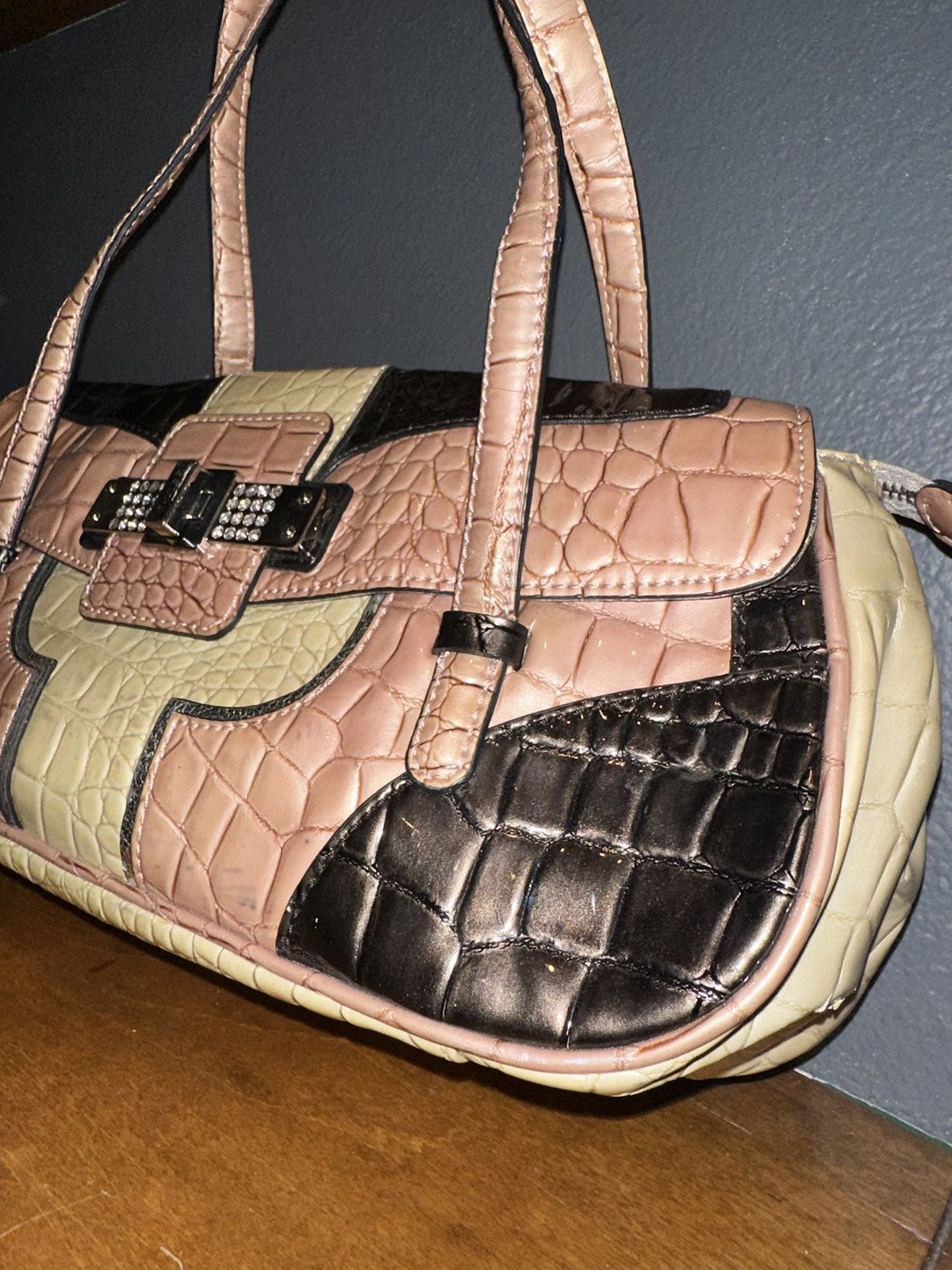Guess Guess Y2K 2000’s Pink Crocodile Semi Gloss Shoulder Handbag Size ONE SIZE - 13 Thumbnail