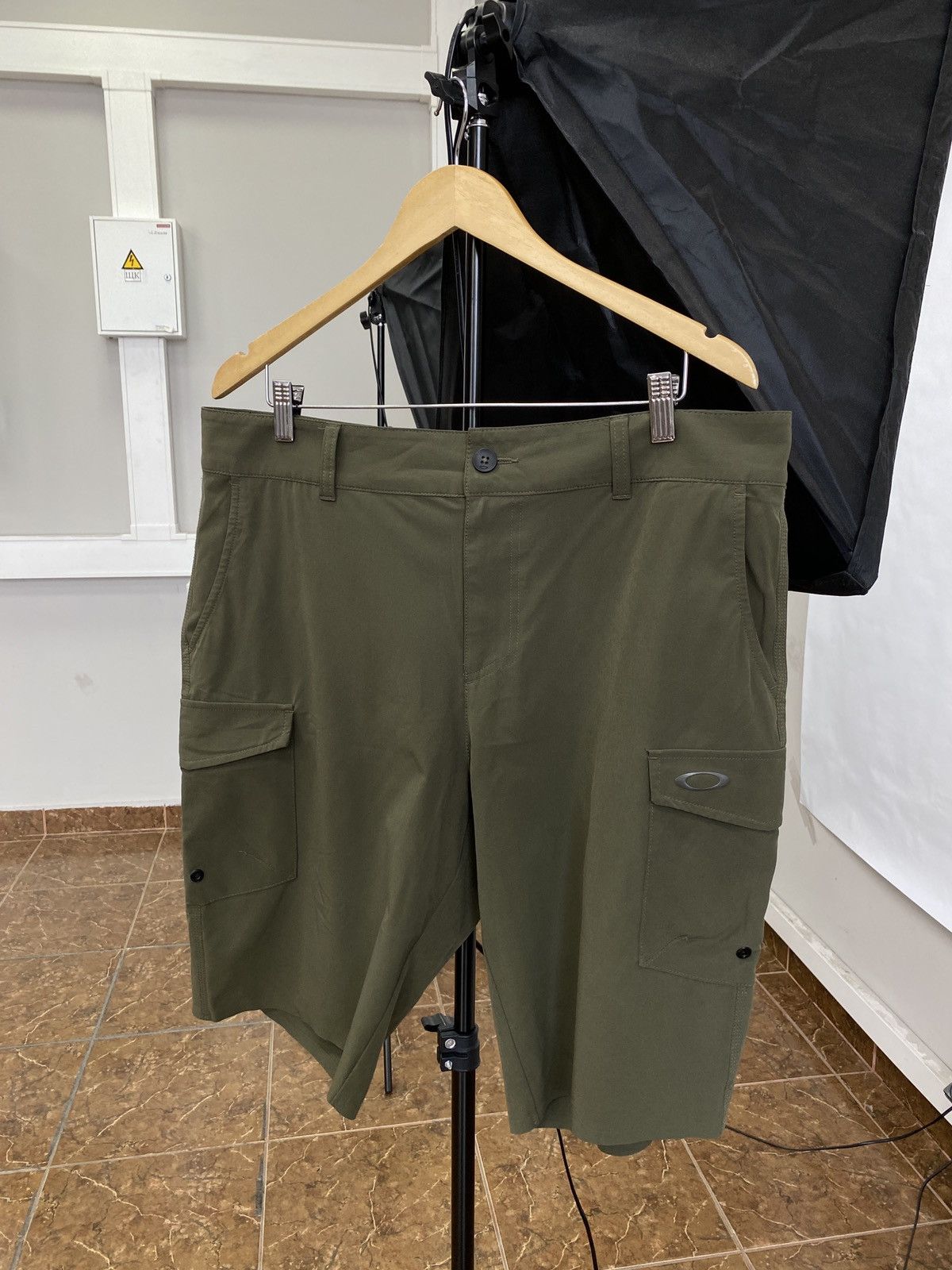 Oakley Oakley Cargo Military Multipocket Shorts Rare Retro Y2K Hype Size US 36 / EU 52 - 1 Thumbnail