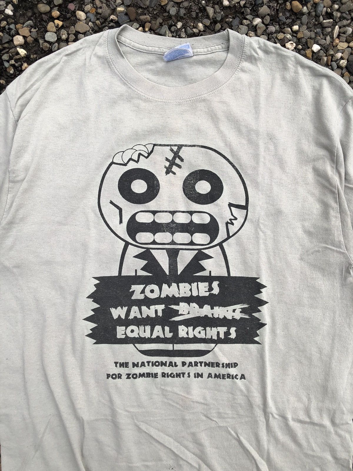 Vintage Vintage 1990’s Hanes Humor Zombie Rights America T-Shirt Size US L / EU 52-54 / 3 - 2 Thumbnail