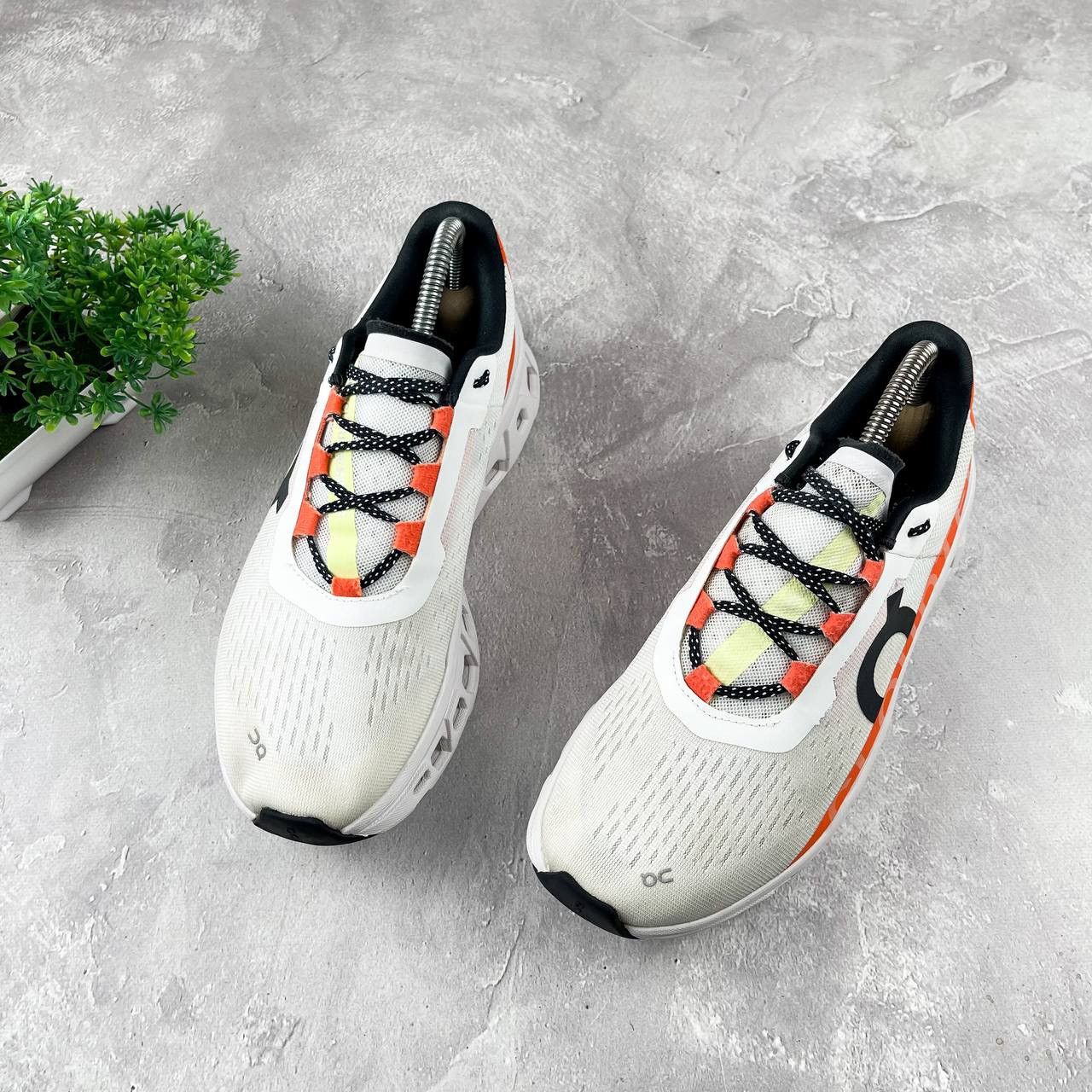 Other On Running Size US 8.5 / EU 41-42 - 2 Thumbnail