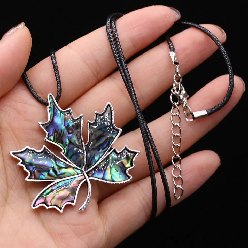 Jewelry Multicolor Leaf Shape Pendant Necklaces Size ONE SIZE - 4 Thumbnail