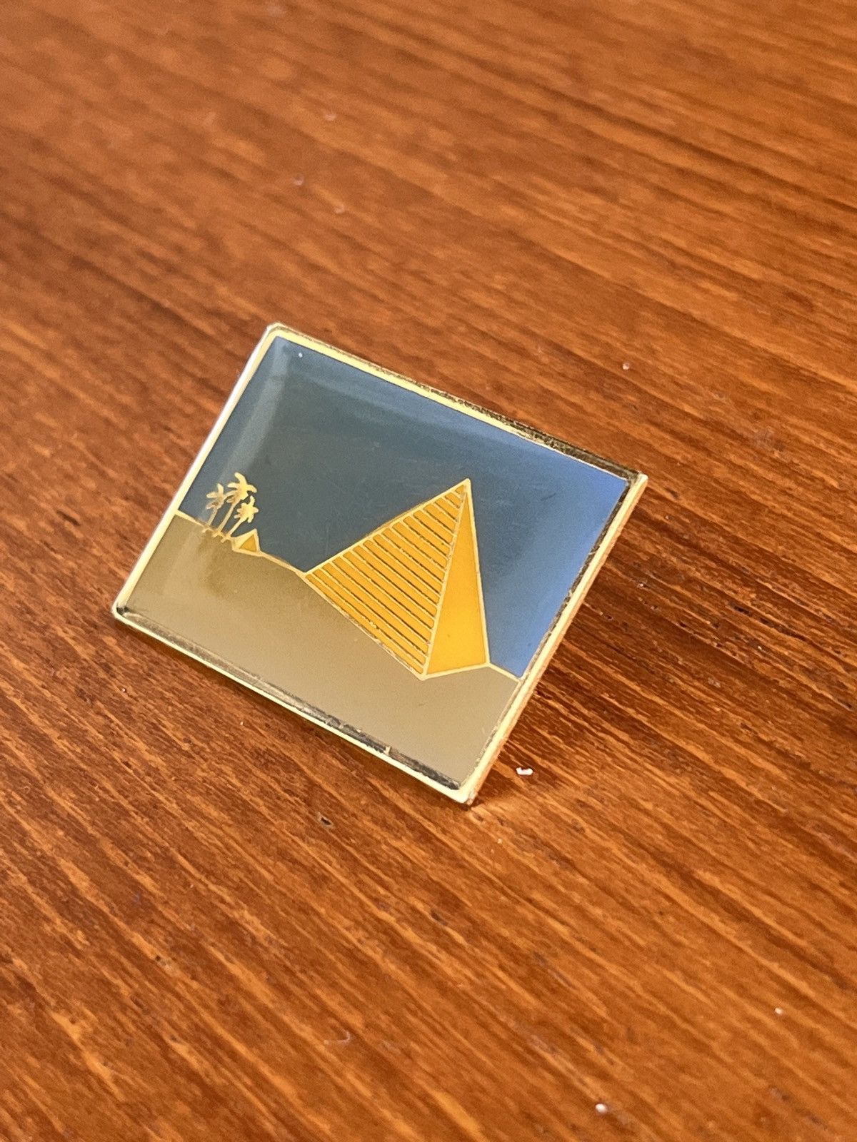 Camel × Vintage Camel vintage pin Size ONE SIZE - 3 Thumbnail