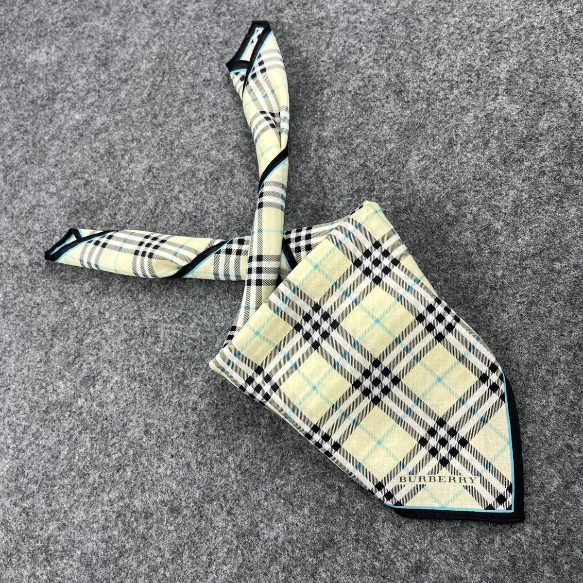 Burberry Burberry Handkerchief / Neckerchief / Headscarf B1658 Size ONE SIZE - 7 Thumbnail