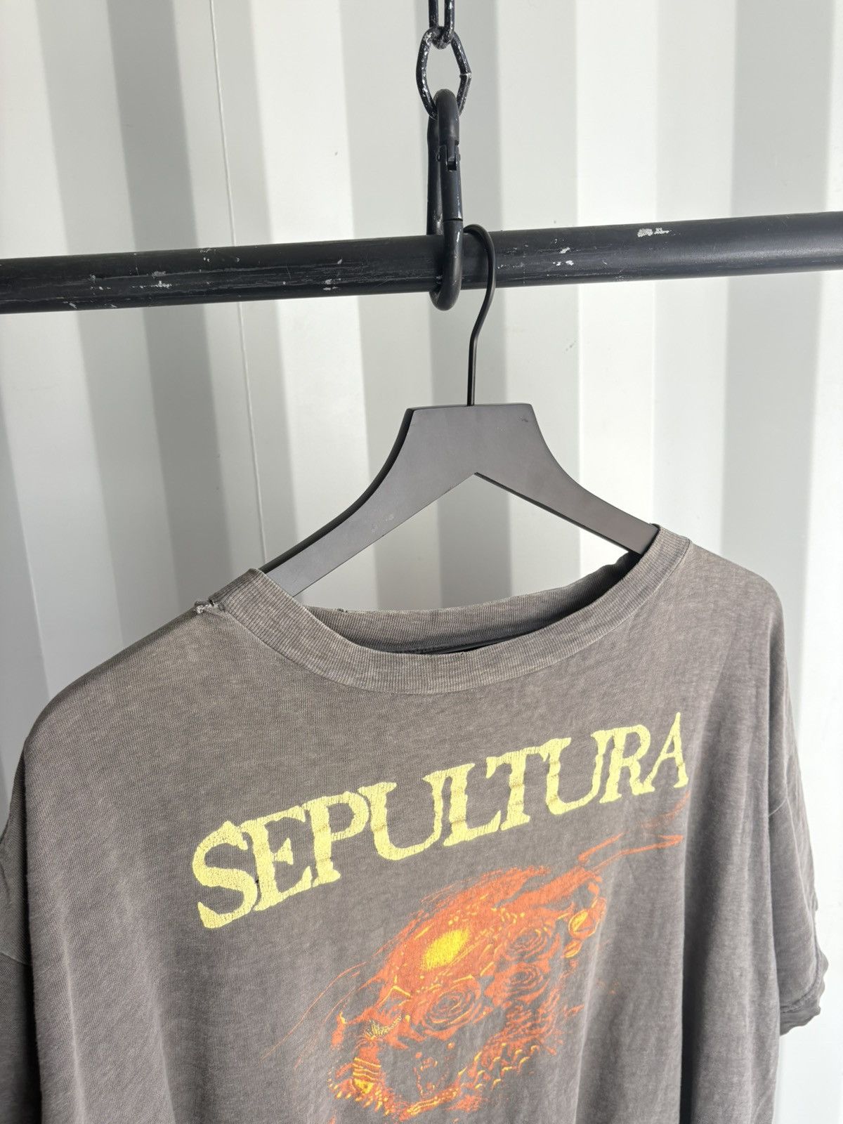 Band Tees Vintage Sepultura Shirt Faded Distressed GRUNGE Band Size US XL / EU 56 / 4 - 5 Thumbnail