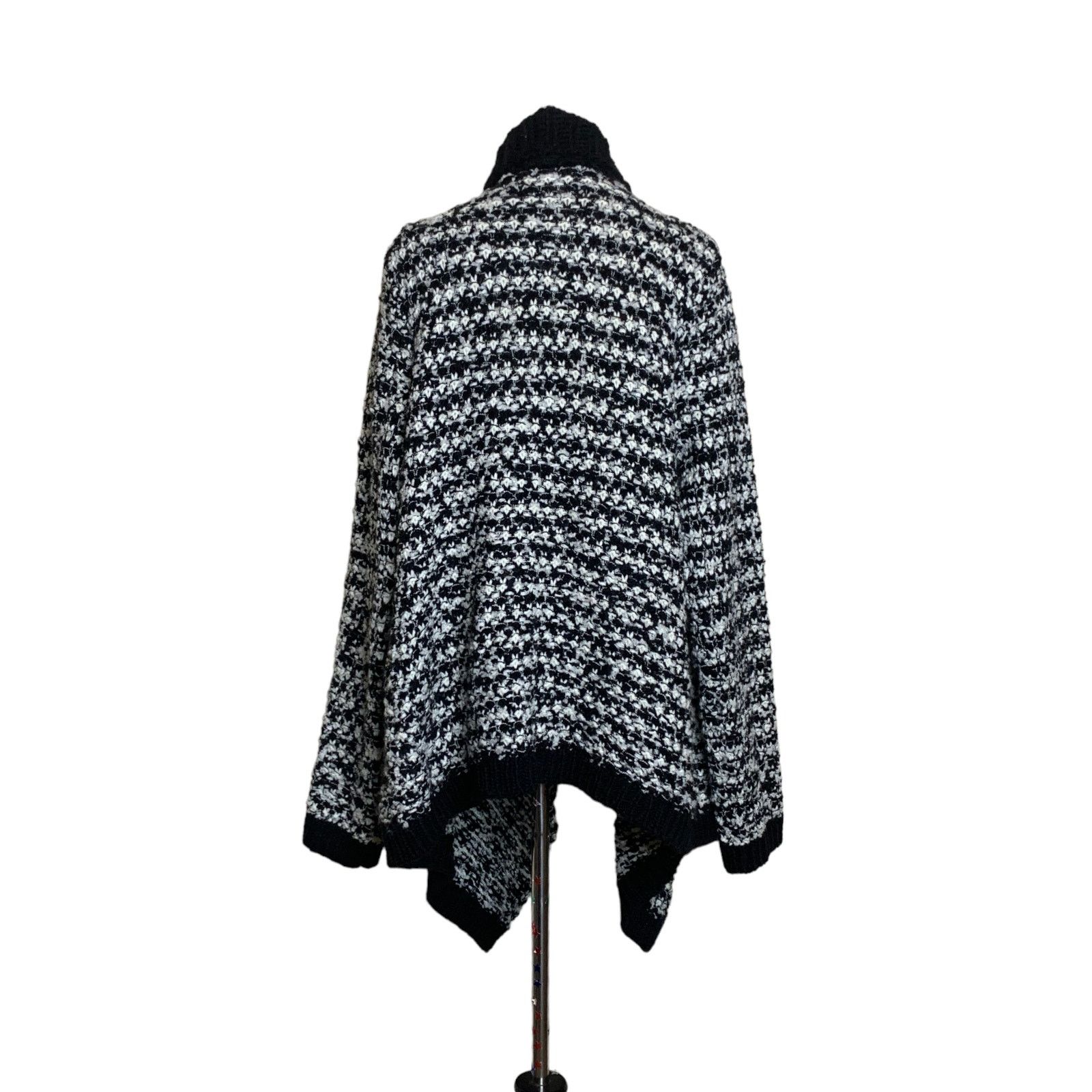 Loft LOFT Black & White Front Cardigan Sweater size Large Size L / US 10 / IT 46 - 2 Thumbnail
