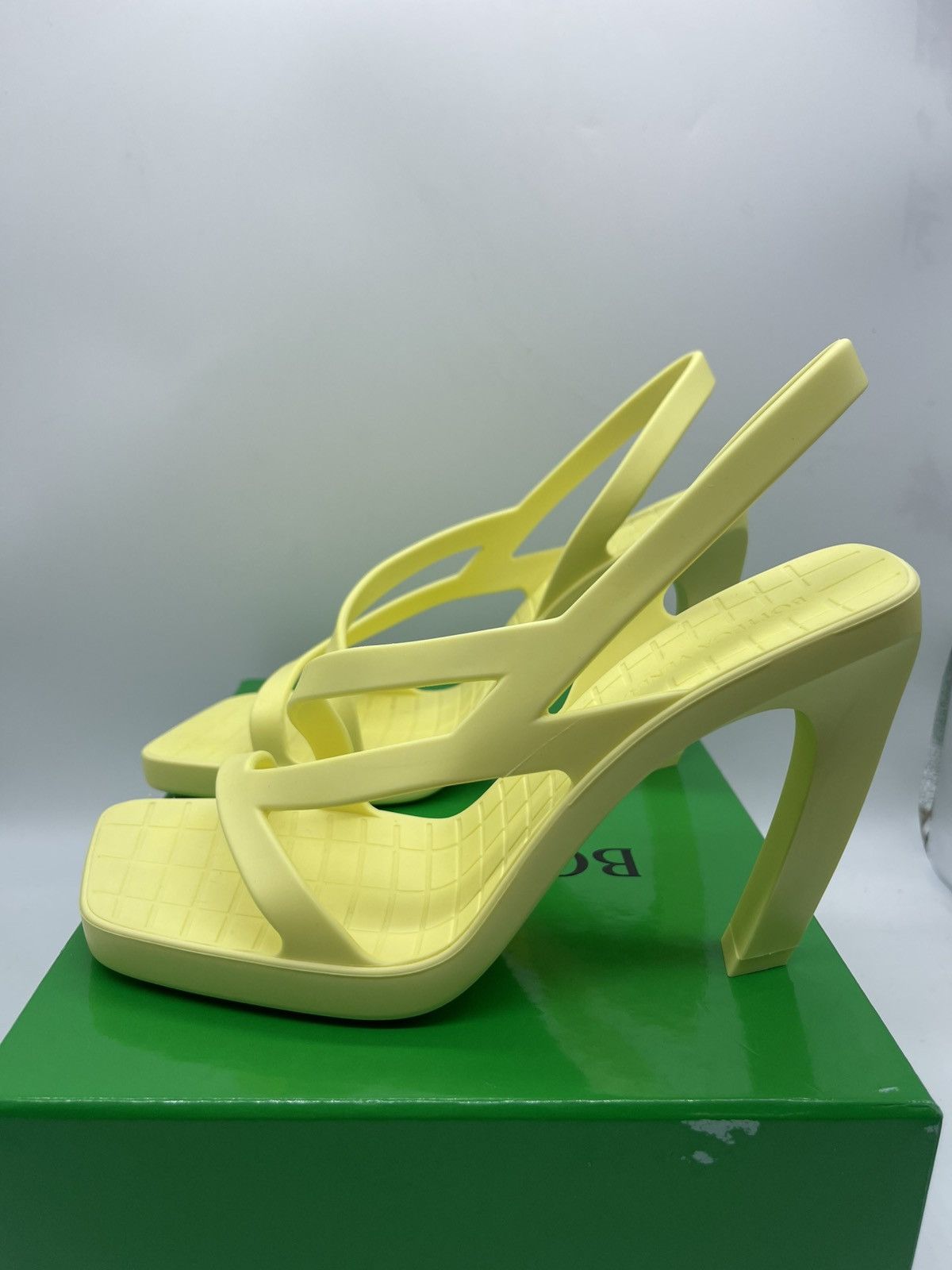 Bottega Veneta Bottega Veneta jumbo sandals sherbet Size US 8 / IT 38 - 3 Thumbnail